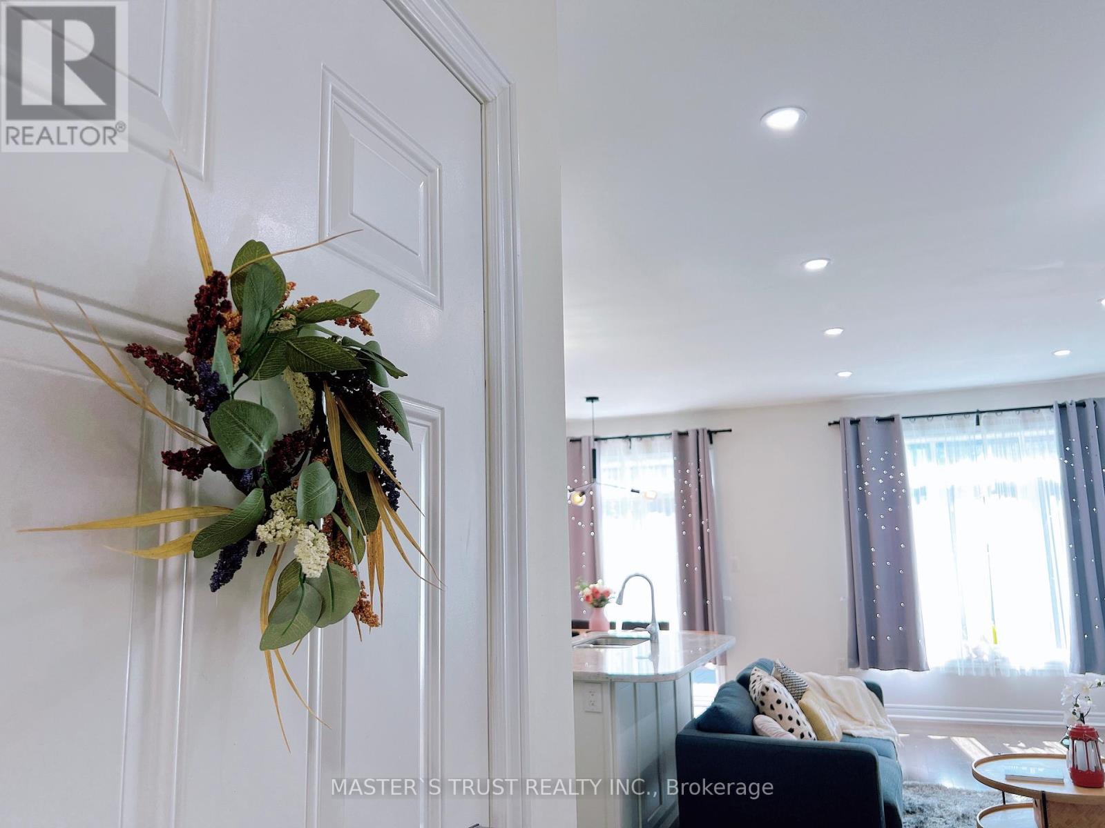 116 Orchardcroft Road, Oakville, Ontario  L6H 0M4 - Photo 8 - W12423436