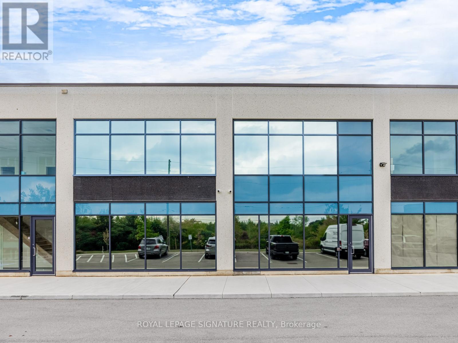 760 Laurentian Drive, Burlington, Ontario  L7N 3V6 - Photo 2 - W12423466