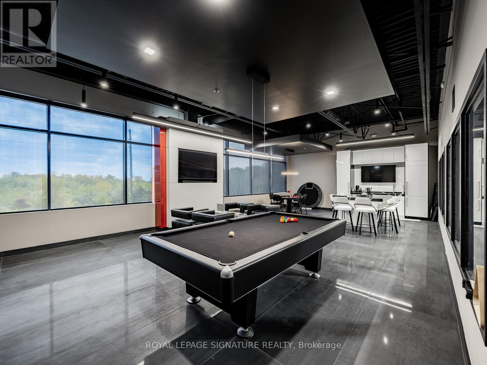 760 Laurentian Drive, Burlington, Ontario  L7N 3V6 - Photo 6 - W12423466