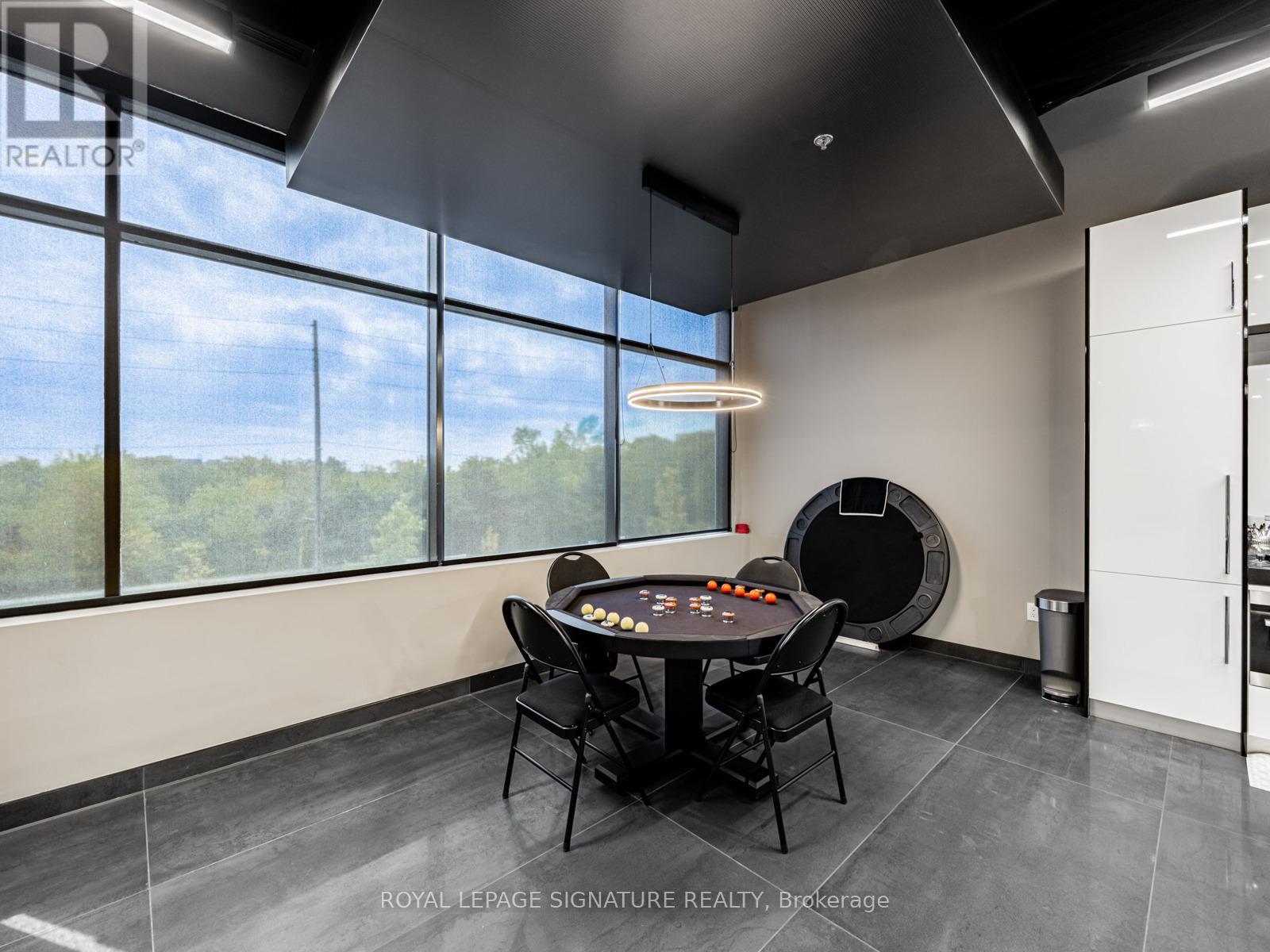760 Laurentian Drive, Burlington, Ontario  L7N 3V6 - Photo 9 - W12423466