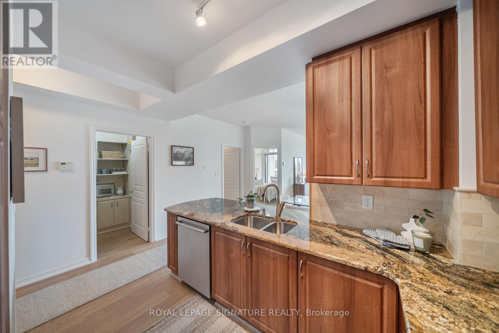 407 - 80 Port Street, Mississauga (Port Credit), Ontario  L5G 4V6 - Photo 10 - W12423477