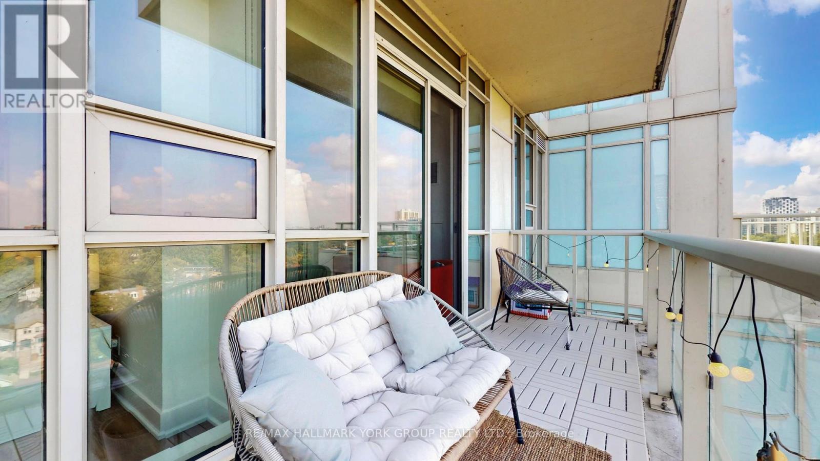1105 - 1638 Bloor Street W, Toronto, Ontario  M6P 0A6 - Photo 34 - W12423487