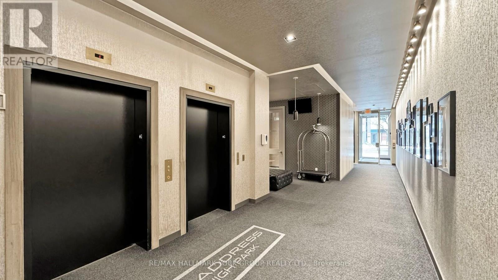 1105 - 1638 Bloor Street W, Toronto, Ontario  M6P 0A6 - Photo 4 - W12423487
