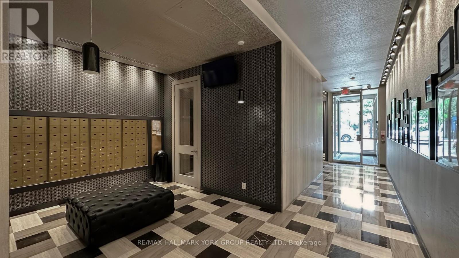 1105 - 1638 Bloor Street W, Toronto, Ontario  M6P 0A6 - Photo 7 - W12423487