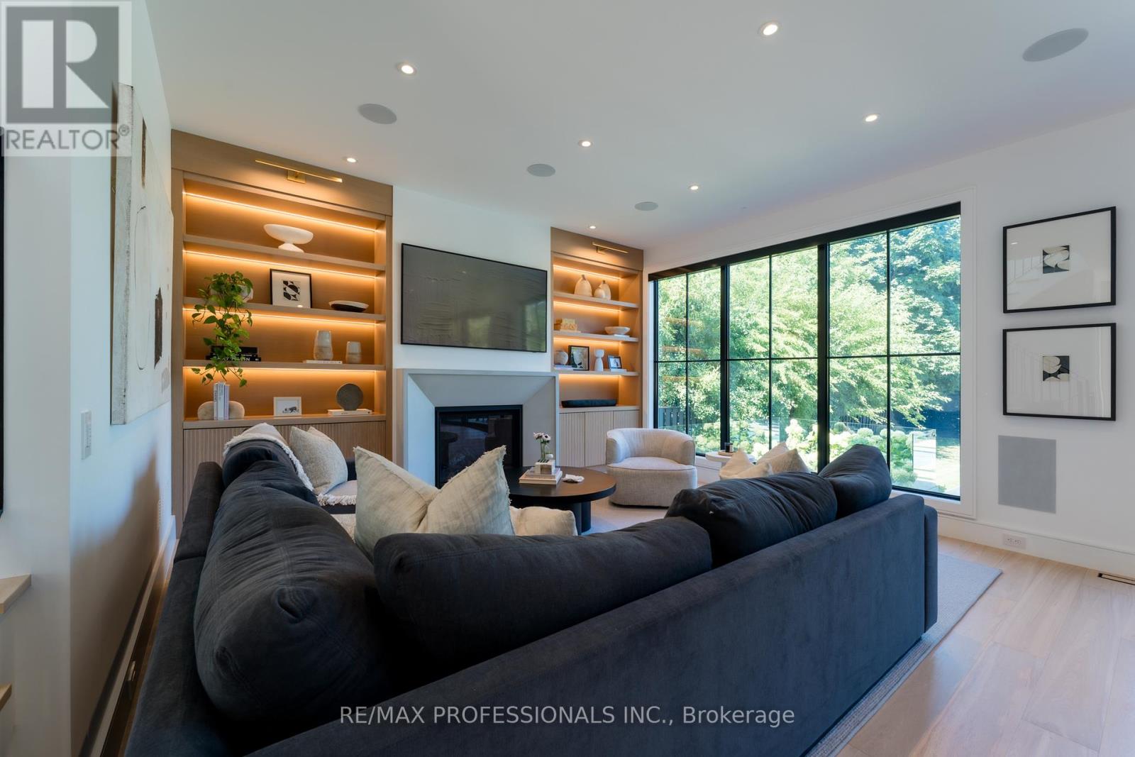 229 Tweedsdale Crescent, Oakville (Sw Southwest), Ontario  L6L 4P8 - Photo 14 - W12423496