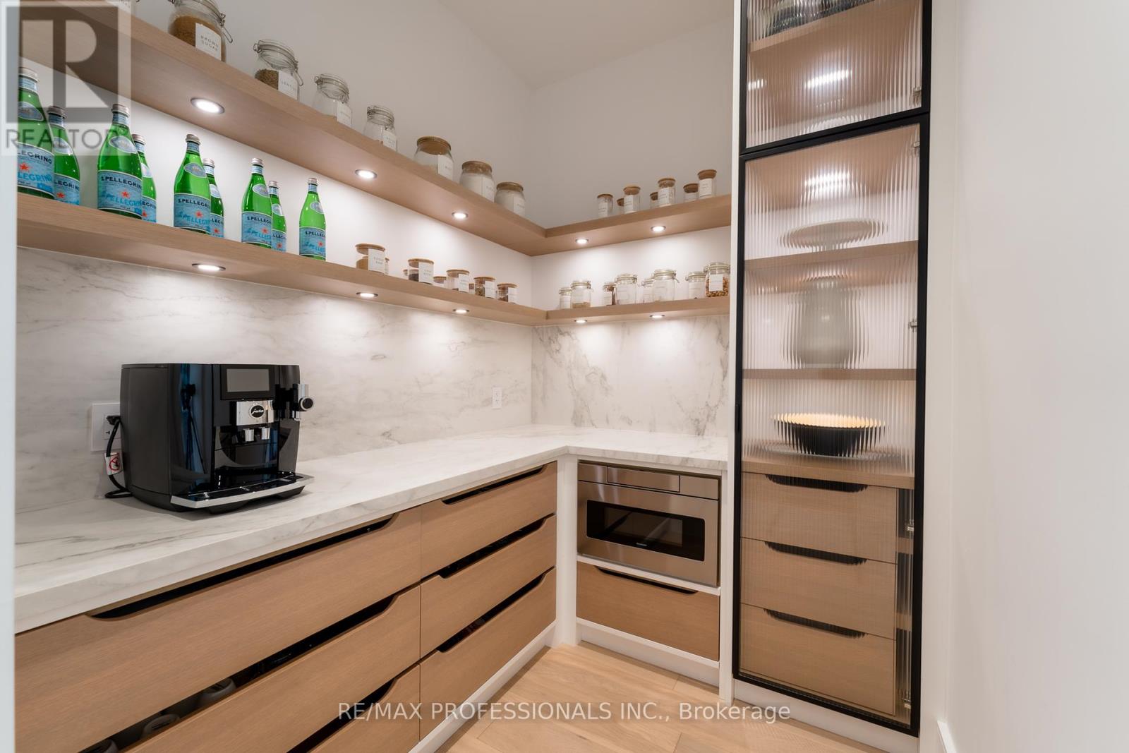 229 Tweedsdale Crescent, Oakville (Sw Southwest), Ontario  L6L 4P8 - Photo 17 - W12423496