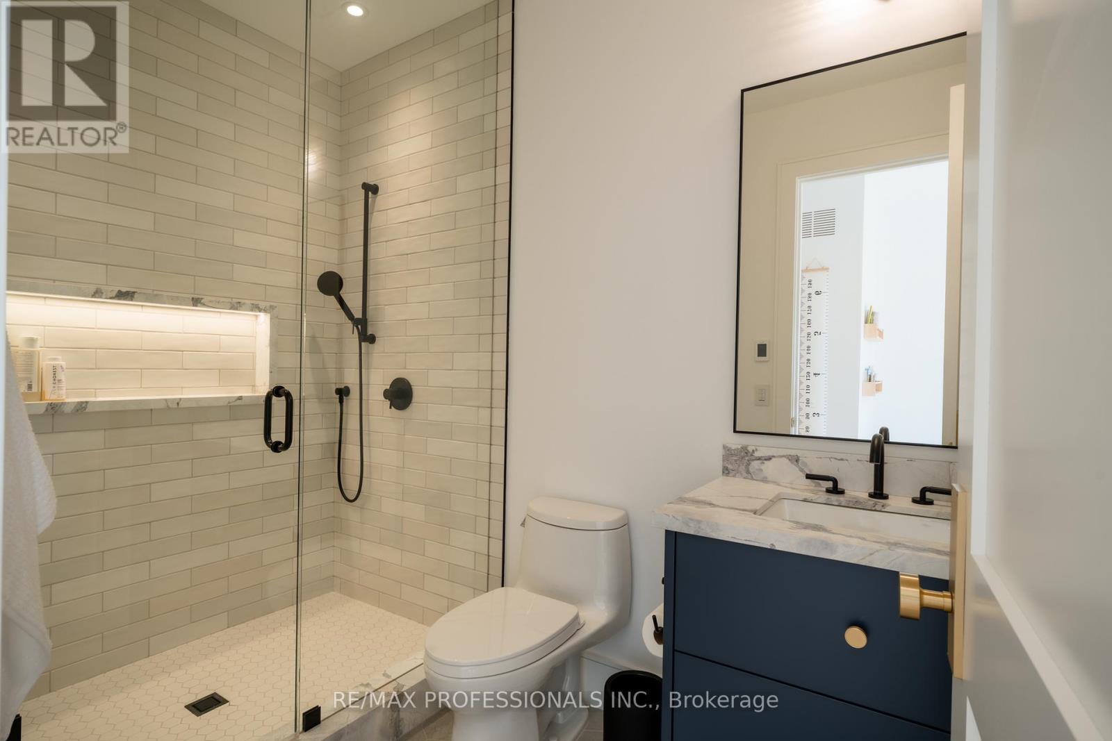 229 Tweedsdale Crescent, Oakville (Sw Southwest), Ontario  L6L 4P8 - Photo 25 - W12423496