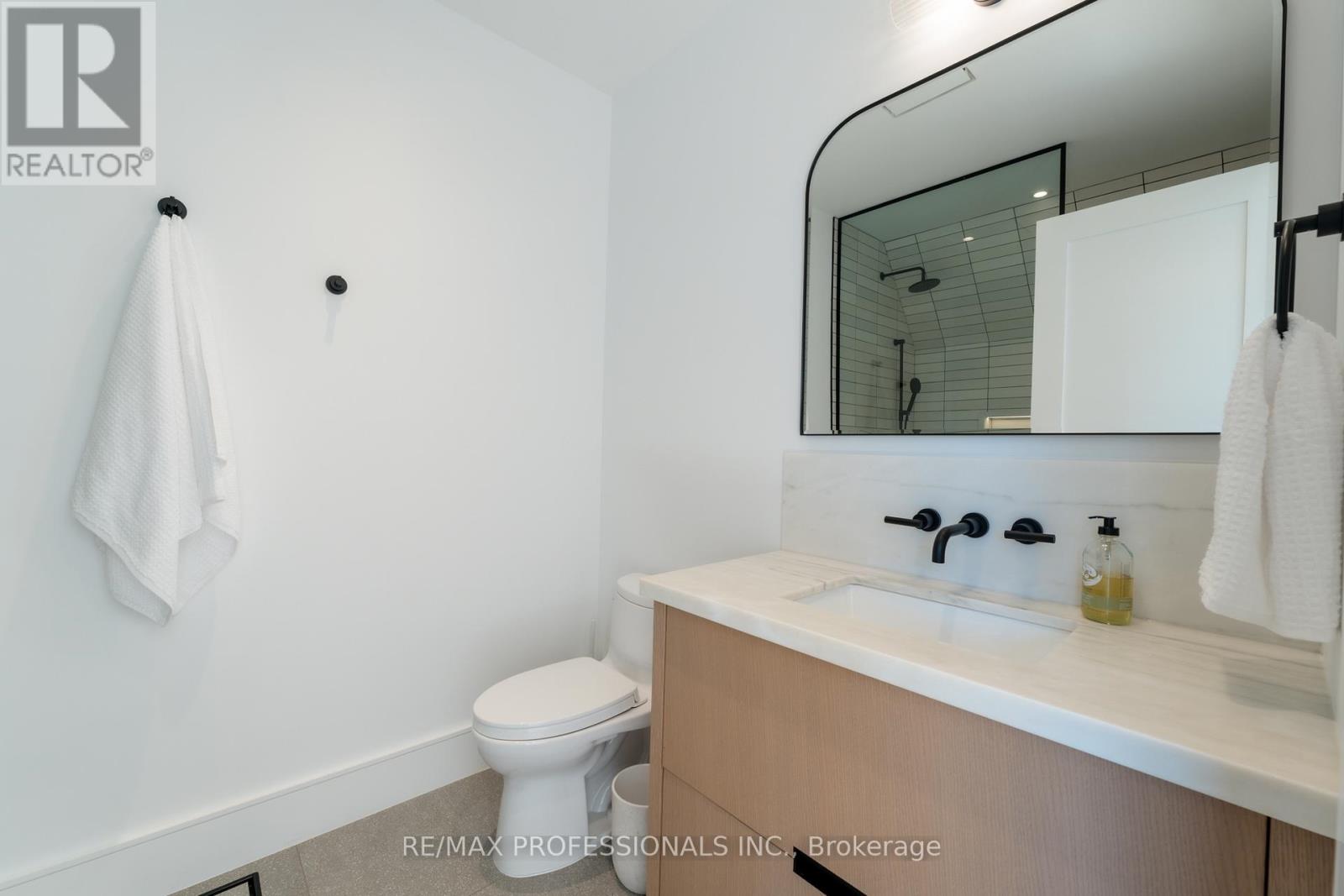 229 Tweedsdale Crescent, Oakville (Sw Southwest), Ontario  L6L 4P8 - Photo 27 - W12423496