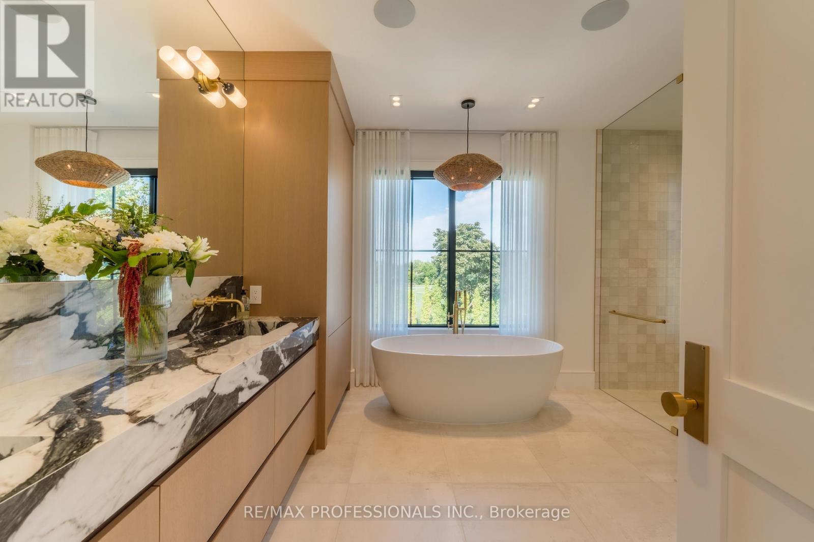 229 Tweedsdale Crescent, Oakville (Sw Southwest), Ontario  L6L 4P8 - Photo 31 - W12423496