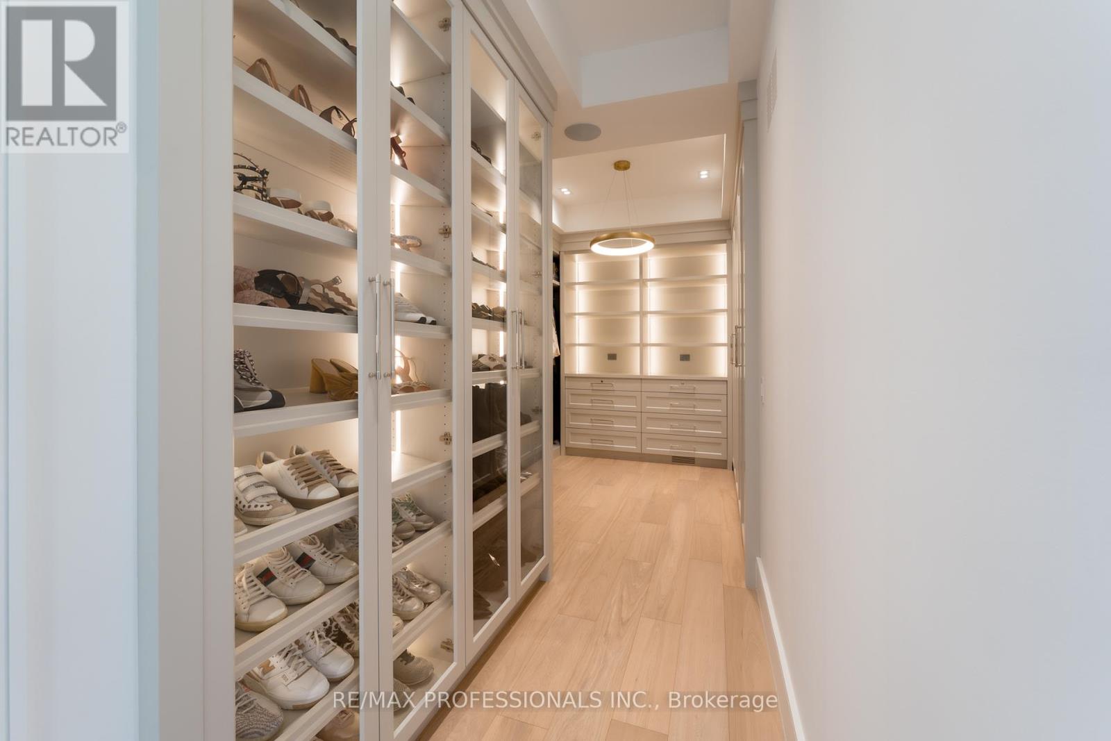 229 Tweedsdale Crescent, Oakville (Sw Southwest), Ontario  L6L 4P8 - Photo 34 - W12423496
