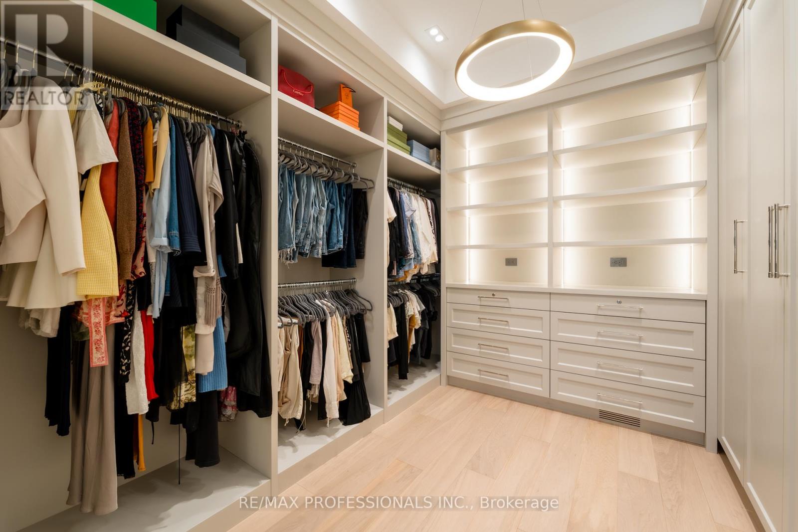 229 Tweedsdale Crescent, Oakville (Sw Southwest), Ontario  L6L 4P8 - Photo 35 - W12423496