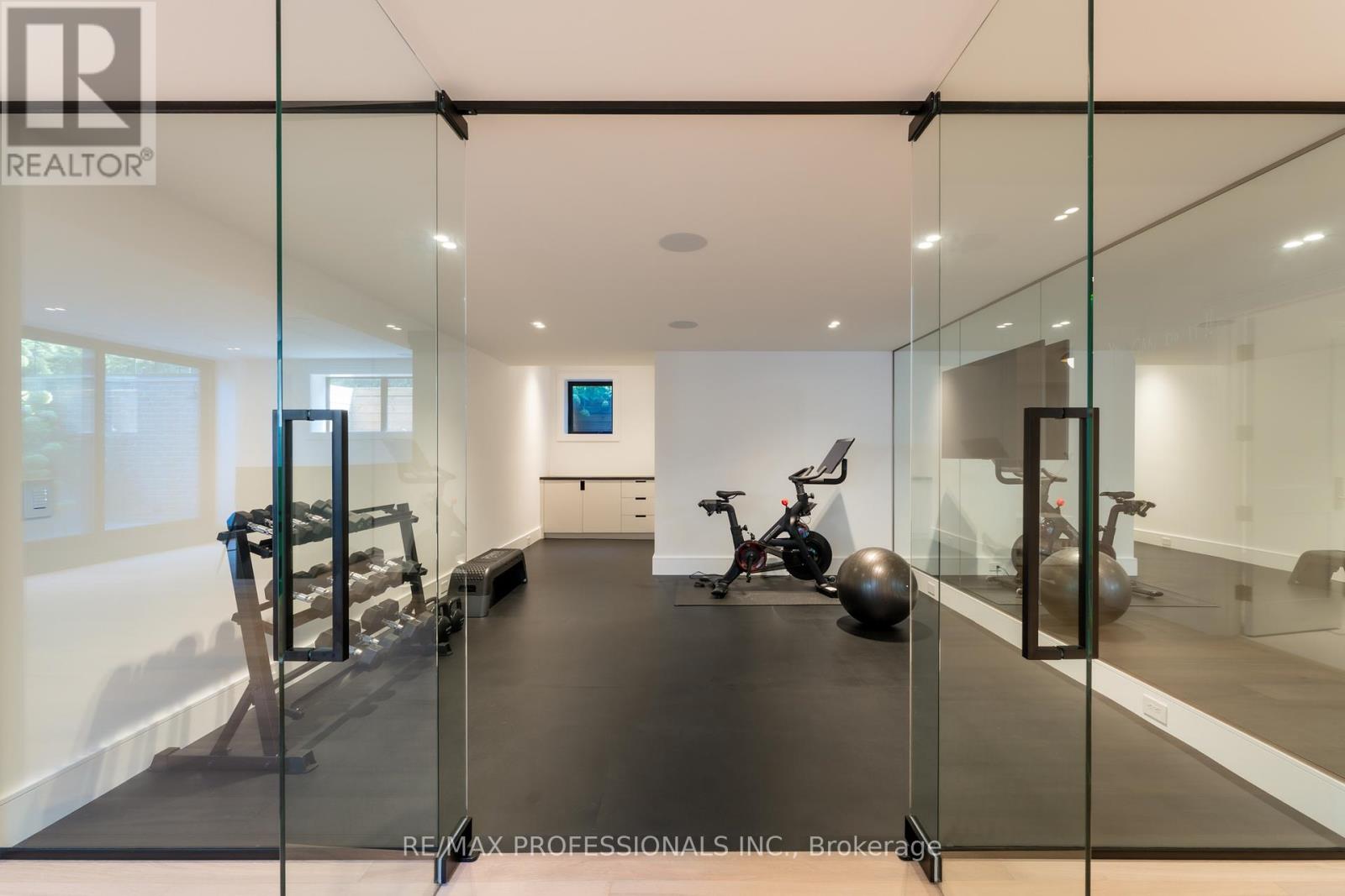 229 Tweedsdale Crescent, Oakville (Sw Southwest), Ontario  L6L 4P8 - Photo 39 - W12423496