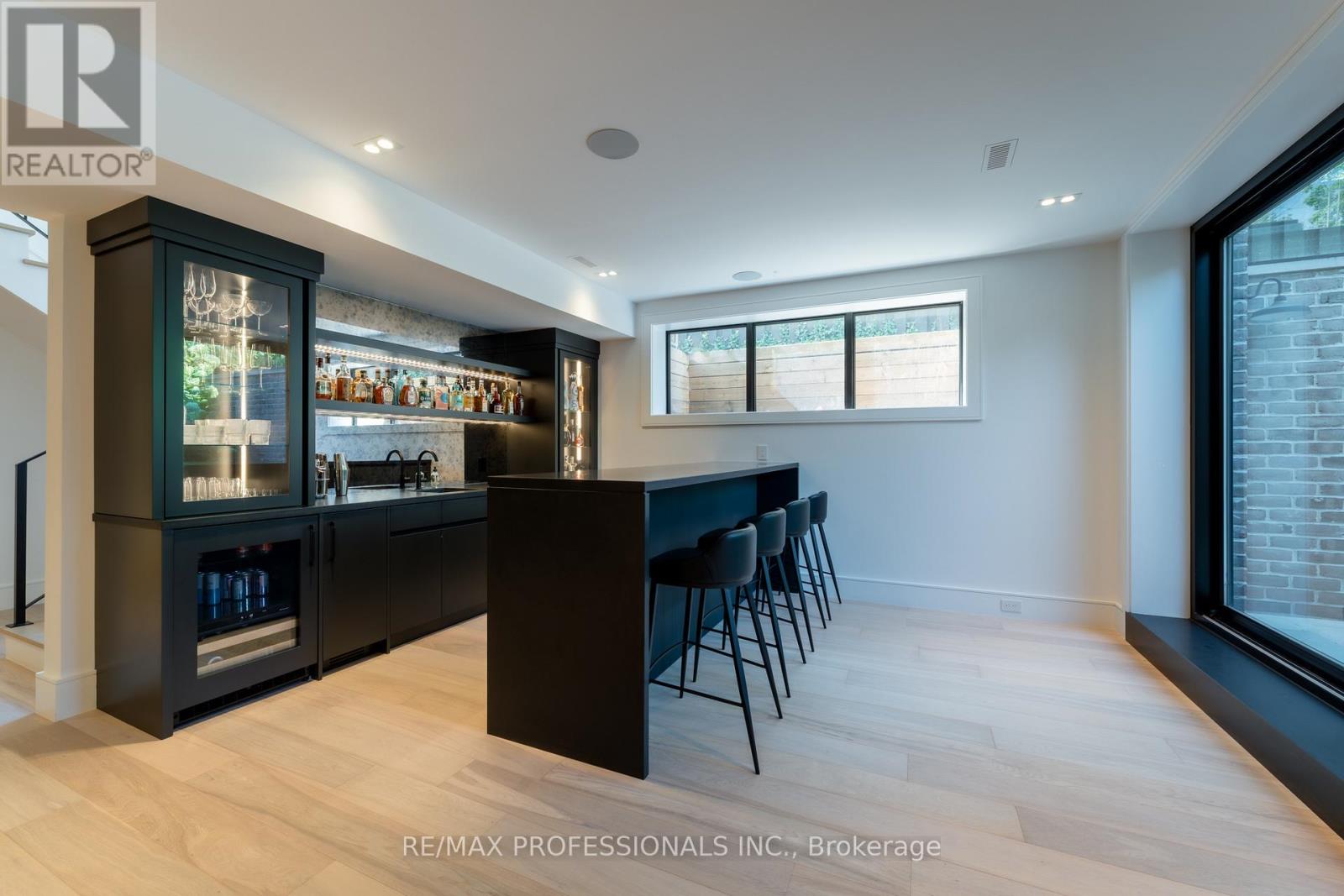 229 Tweedsdale Crescent, Oakville (Sw Southwest), Ontario  L6L 4P8 - Photo 44 - W12423496