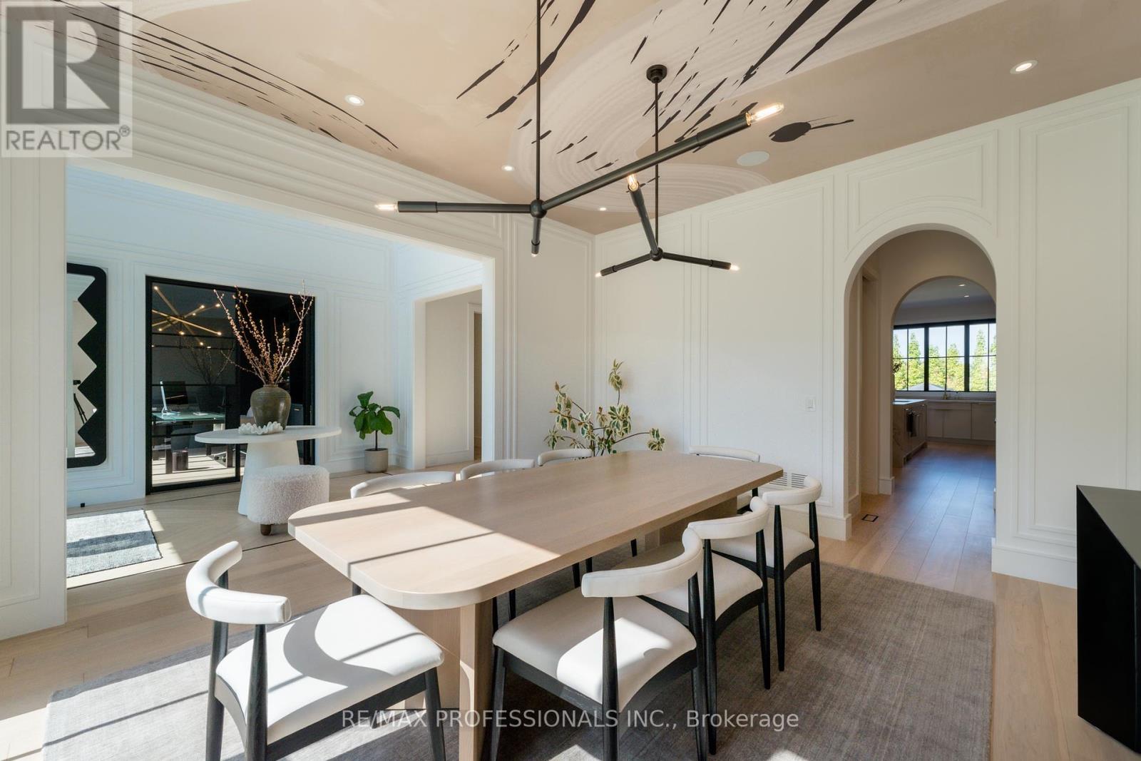 229 Tweedsdale Crescent, Oakville (Sw Southwest), Ontario  L6L 4P8 - Photo 6 - W12423496