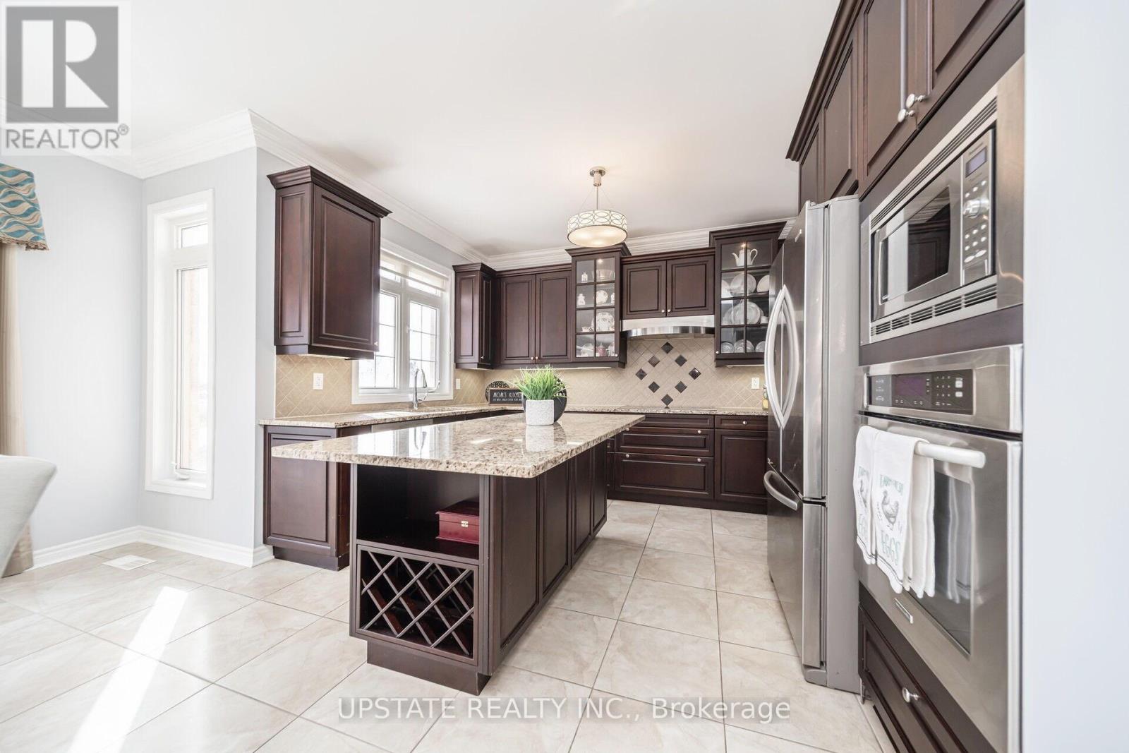 10 Agincourt Circle, Brampton, Ontario  L6X 2M4 - Photo 15 - W12423533
