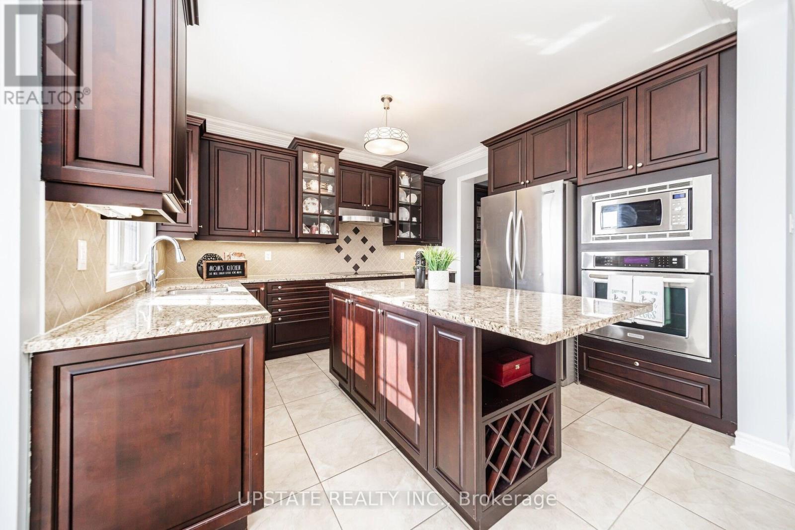 10 Agincourt Circle, Brampton, Ontario  L6X 2M4 - Photo 16 - W12423533