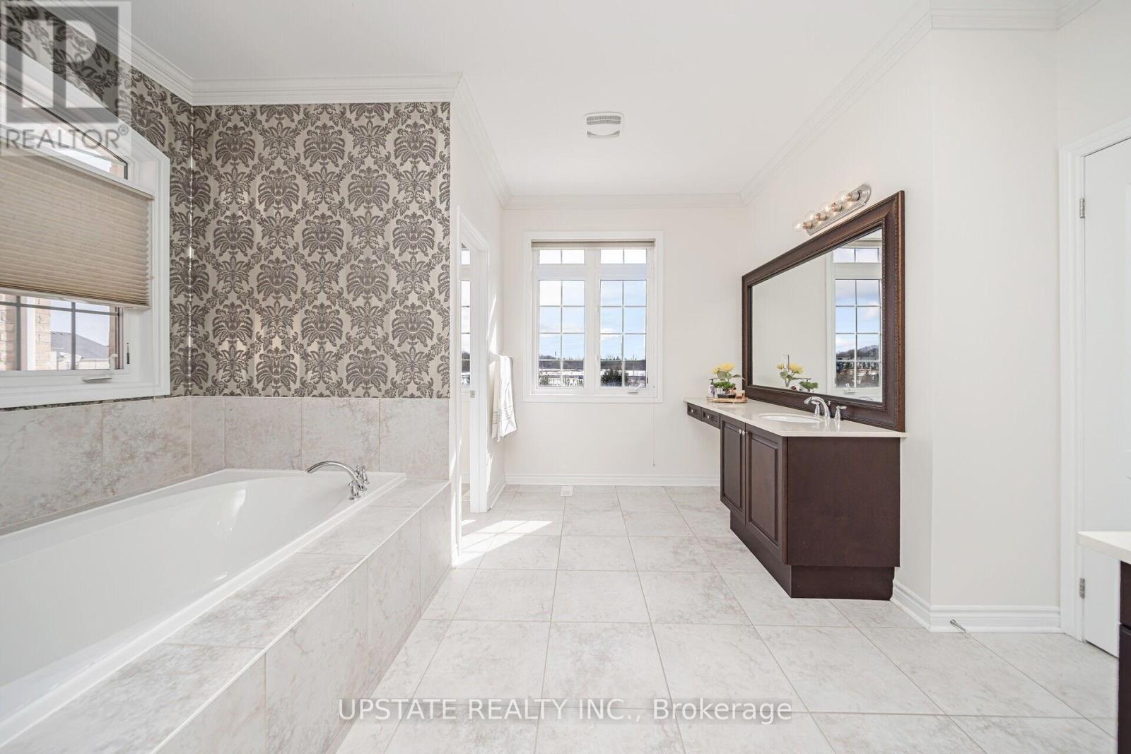 10 Agincourt Circle, Brampton, Ontario  L6X 2M4 - Photo 27 - W12423533