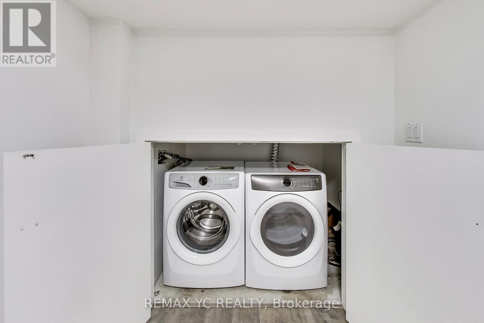 175 Downsview Park Boulevard, Toronto, Ontario  M3K 0C8 - Photo 33 - W12423544