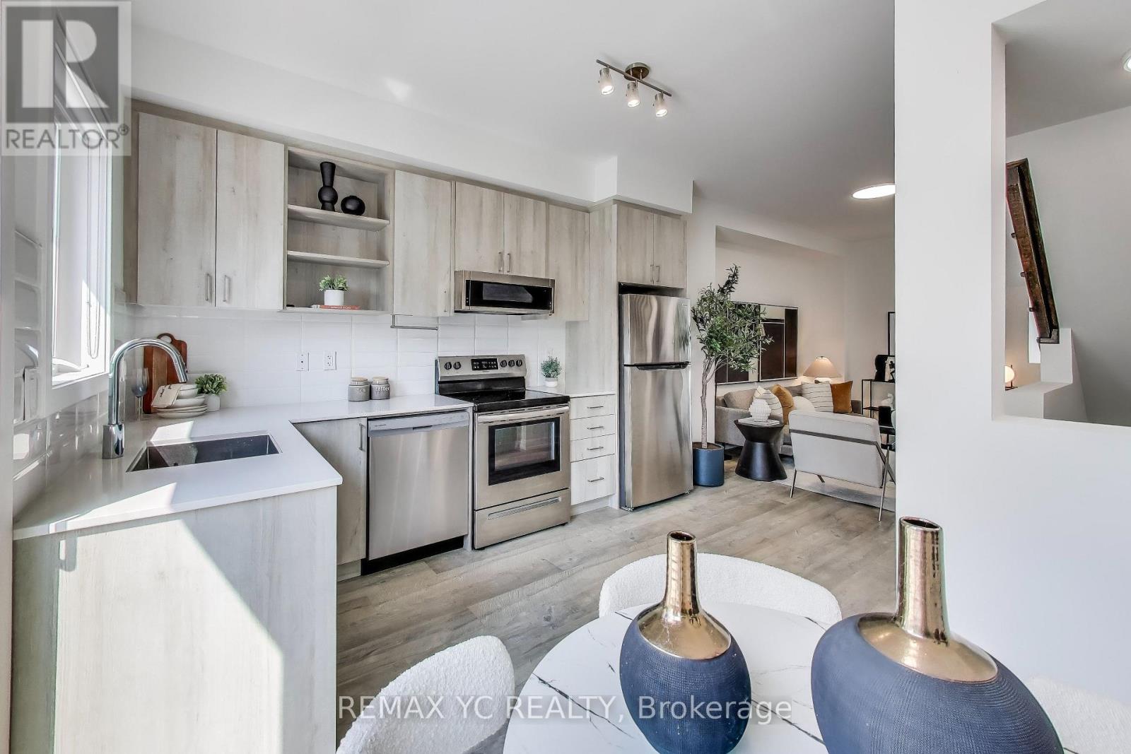 175 Downsview Park Boulevard, Toronto, Ontario  M3K 0C8 - Photo 7 - W12423544
