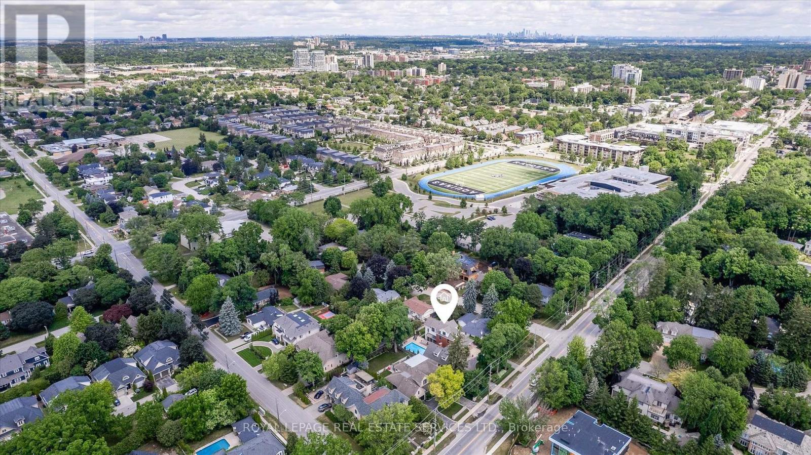335 Lakeshore Road W, Oakville, Ontario  L6K 1G3 - Photo 3 - W12423548