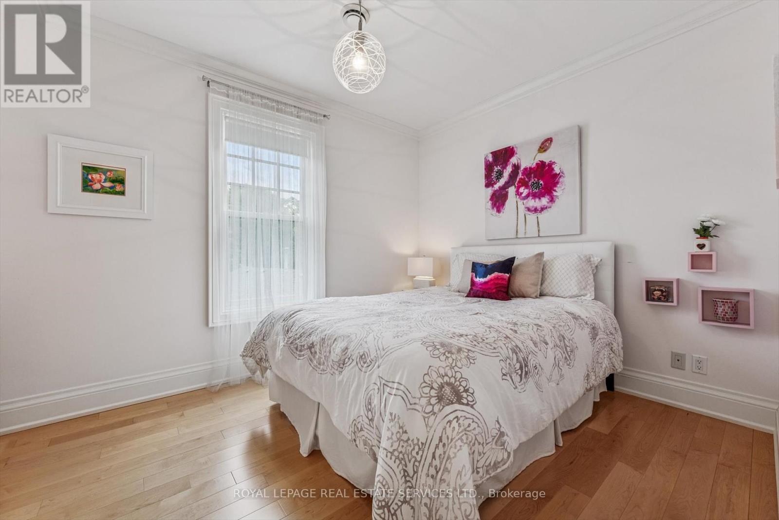 335 Lakeshore Road W, Oakville, Ontario  L6K 1G3 - Photo 30 - W12423548