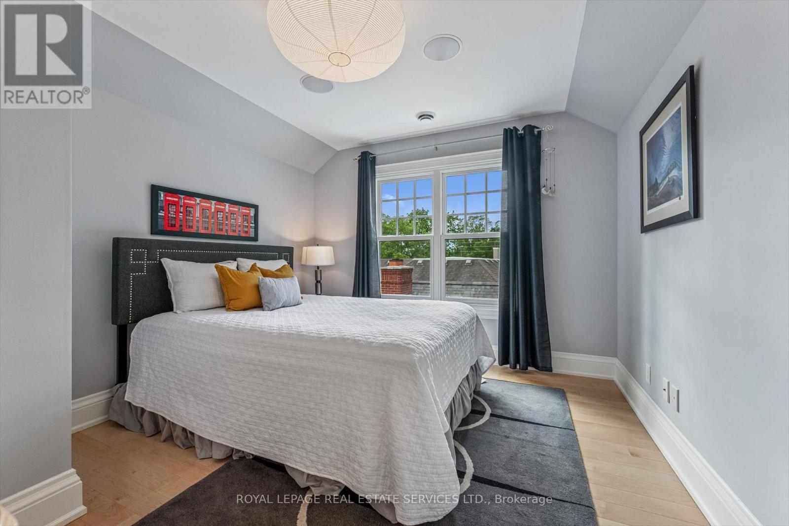 335 Lakeshore Road W, Oakville, Ontario  L6K 1G3 - Photo 36 - W12423548