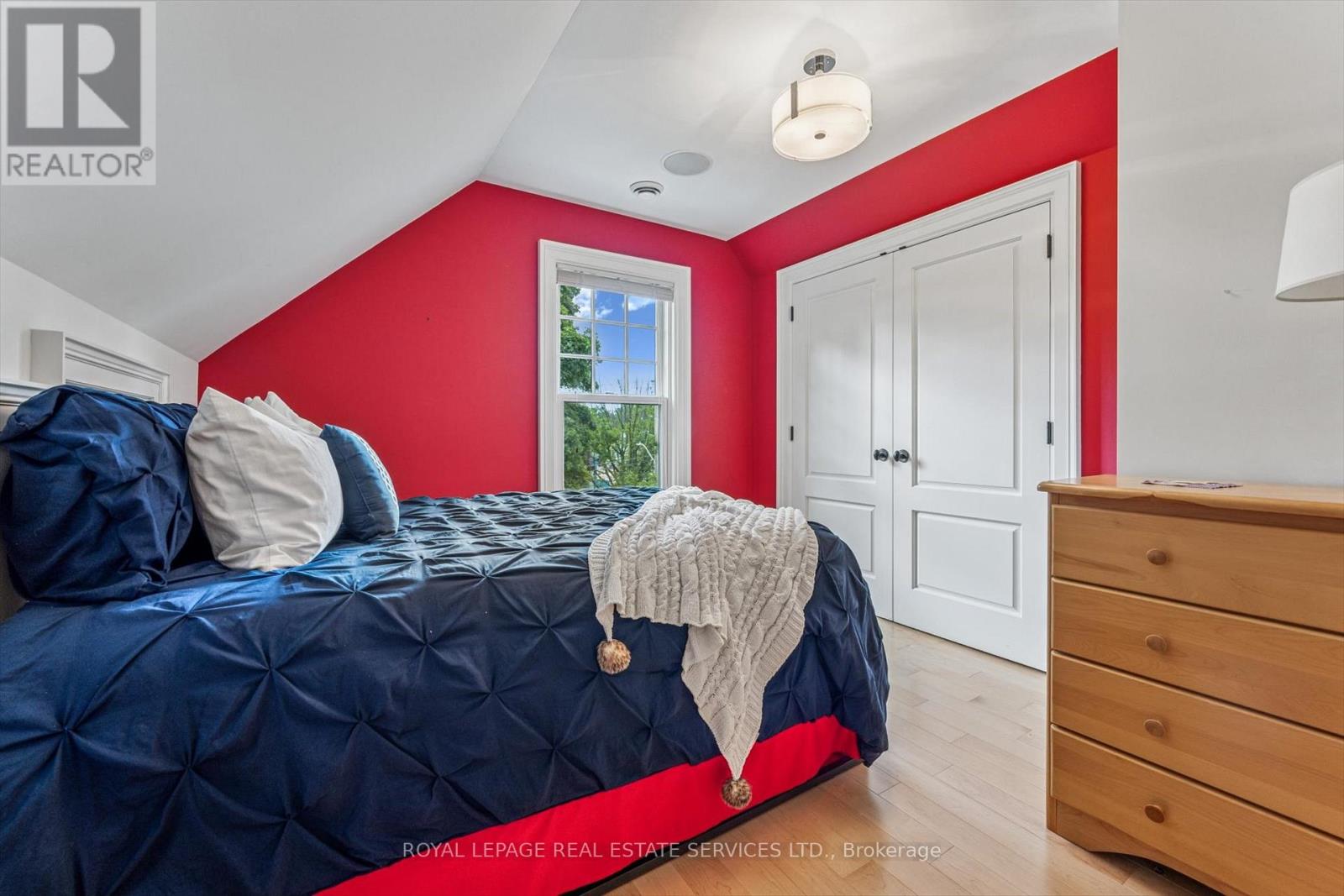335 Lakeshore Road W, Oakville, Ontario  L6K 1G3 - Photo 37 - W12423548