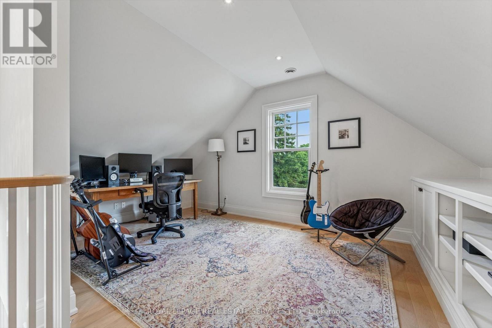 335 Lakeshore Road W, Oakville, Ontario  L6K 1G3 - Photo 40 - W12423548