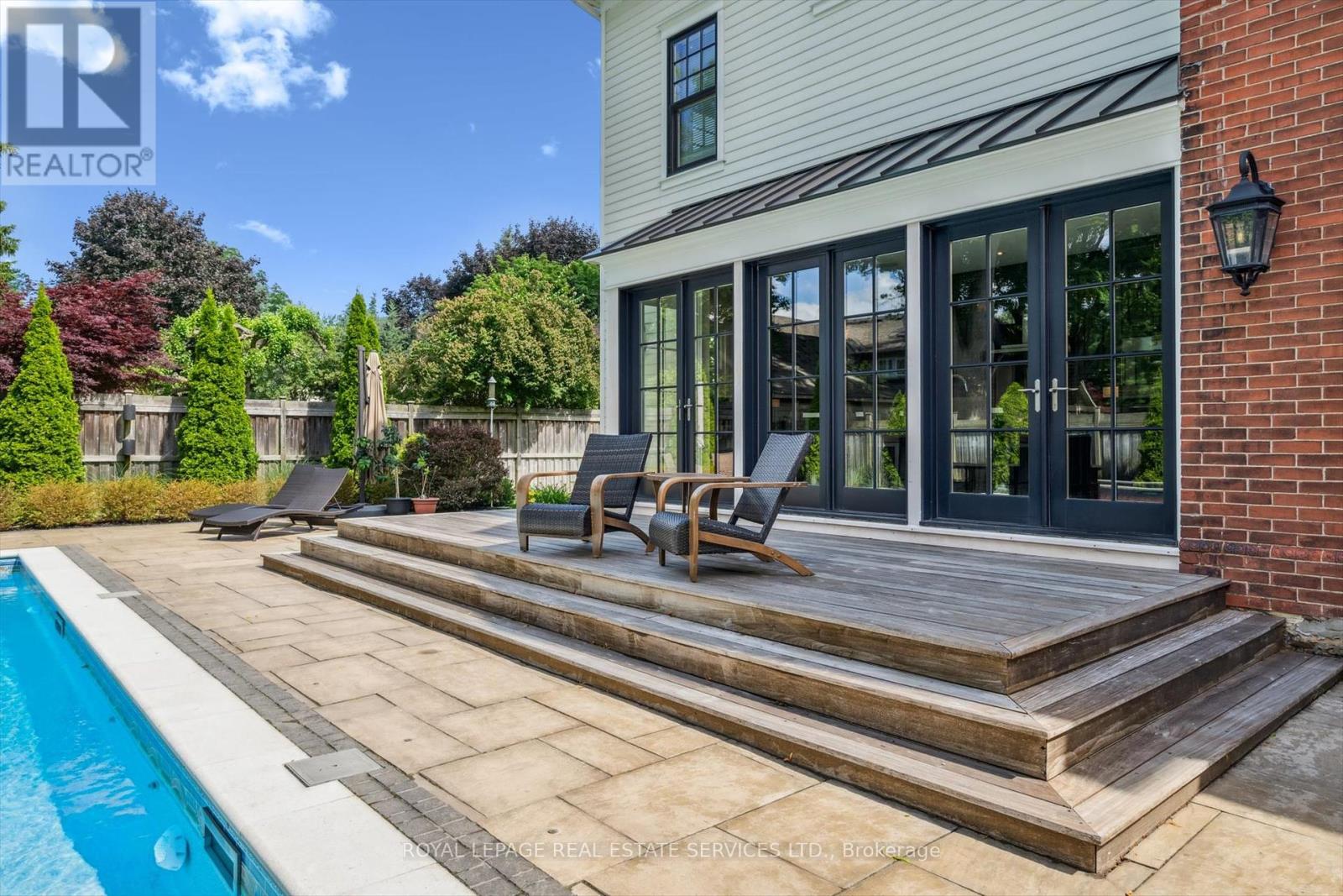 335 Lakeshore Road W, Oakville, Ontario  L6K 1G3 - Photo 43 - W12423548