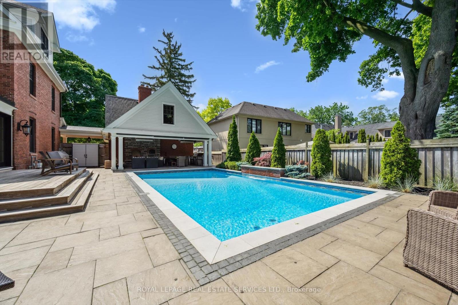 335 Lakeshore Road W, Oakville, Ontario  L6K 1G3 - Photo 44 - W12423548
