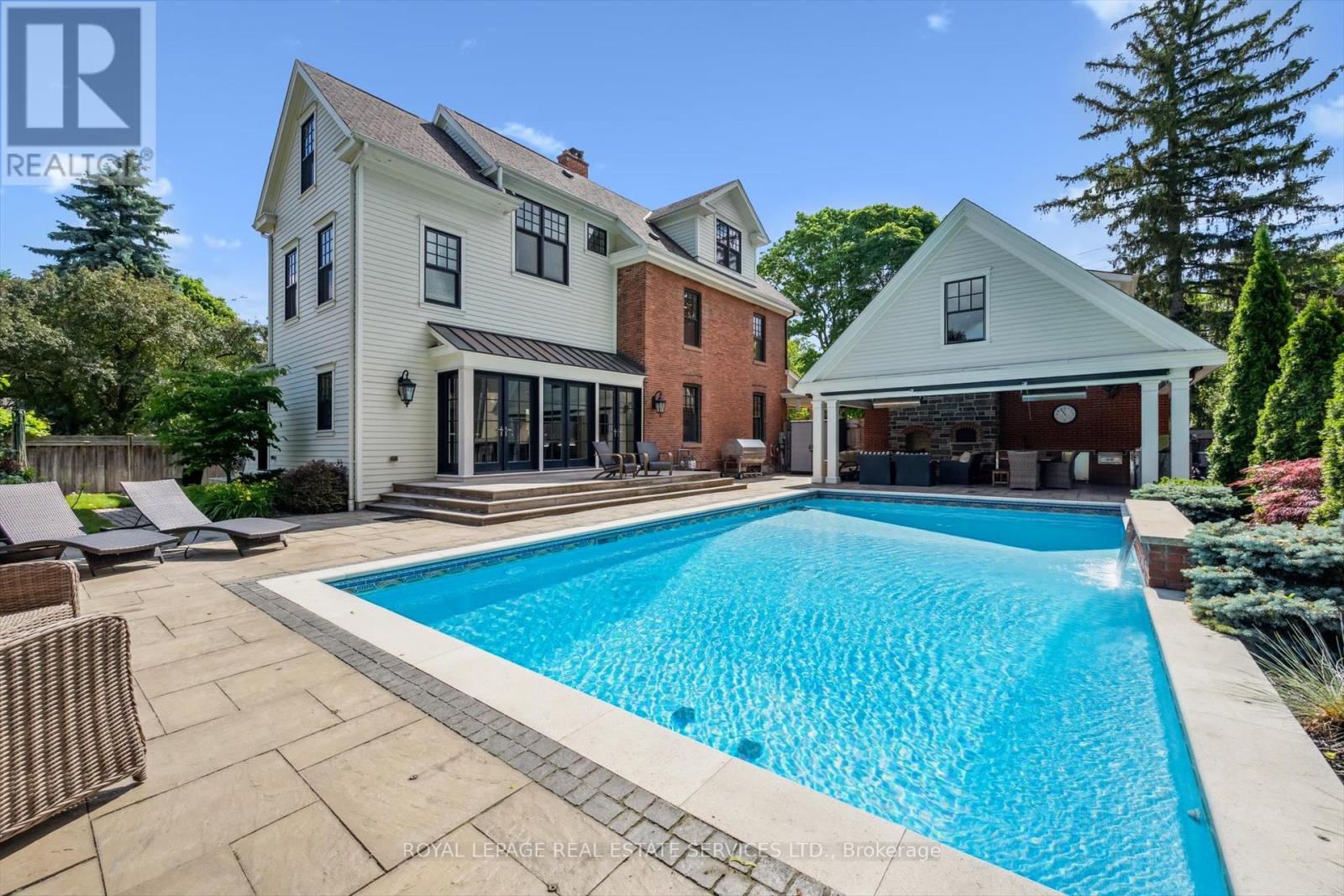 335 Lakeshore Road W, Oakville, Ontario  L6K 1G3 - Photo 45 - W12423548