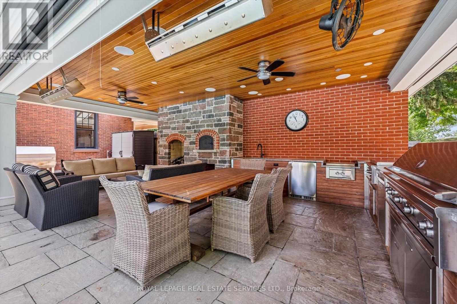 335 Lakeshore Road W, Oakville, Ontario  L6K 1G3 - Photo 47 - W12423548