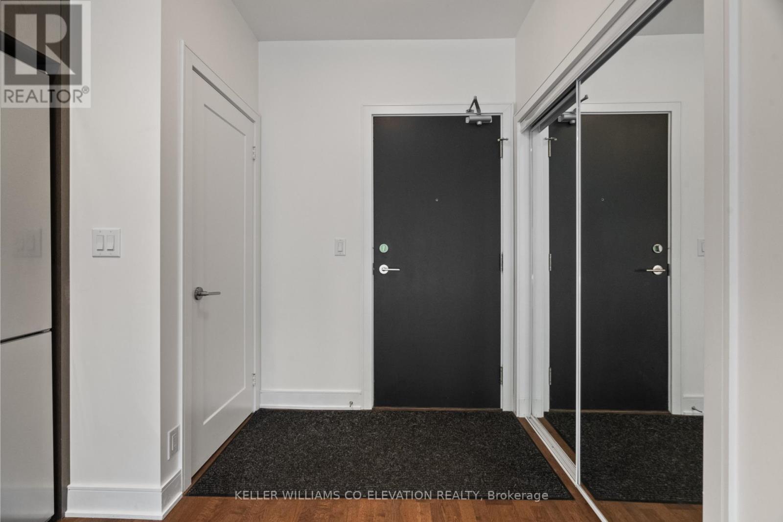 G28 - 1575 Lakeshore Road W, Mississauga, Ontario  L5J 1J4 - Photo 3 - W12423571