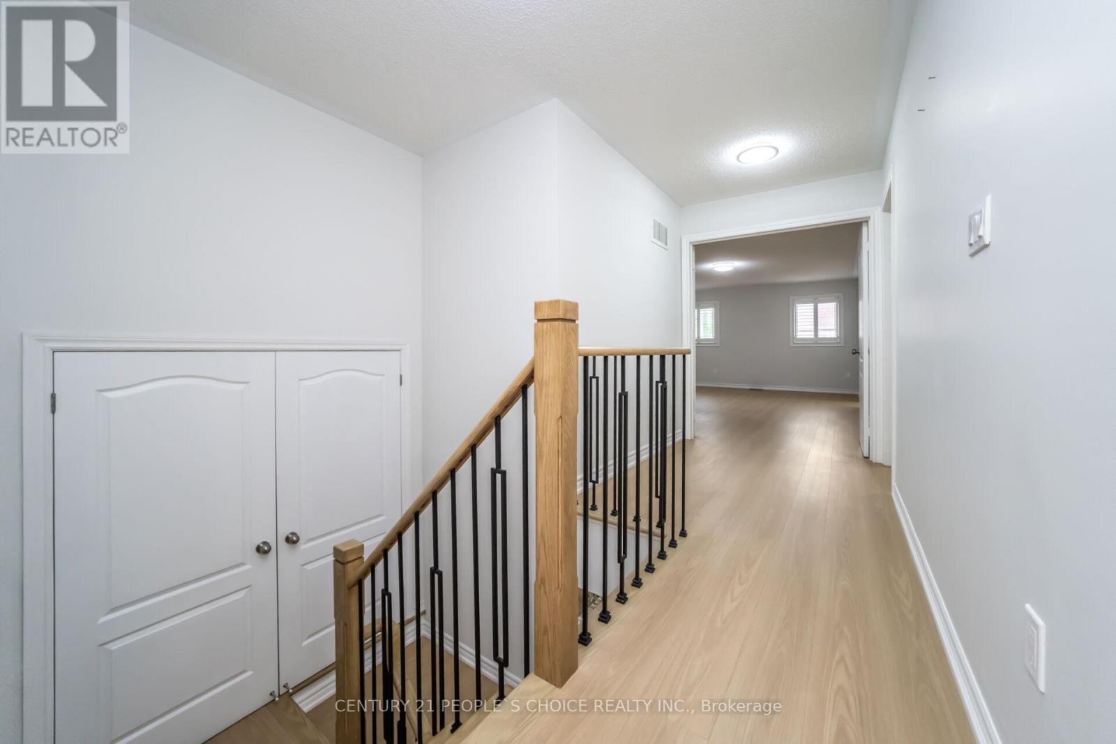 7059 Magistrate Terrace, Mississauga, Ontario  L5W 1E5 - Photo 25 - W12423591
