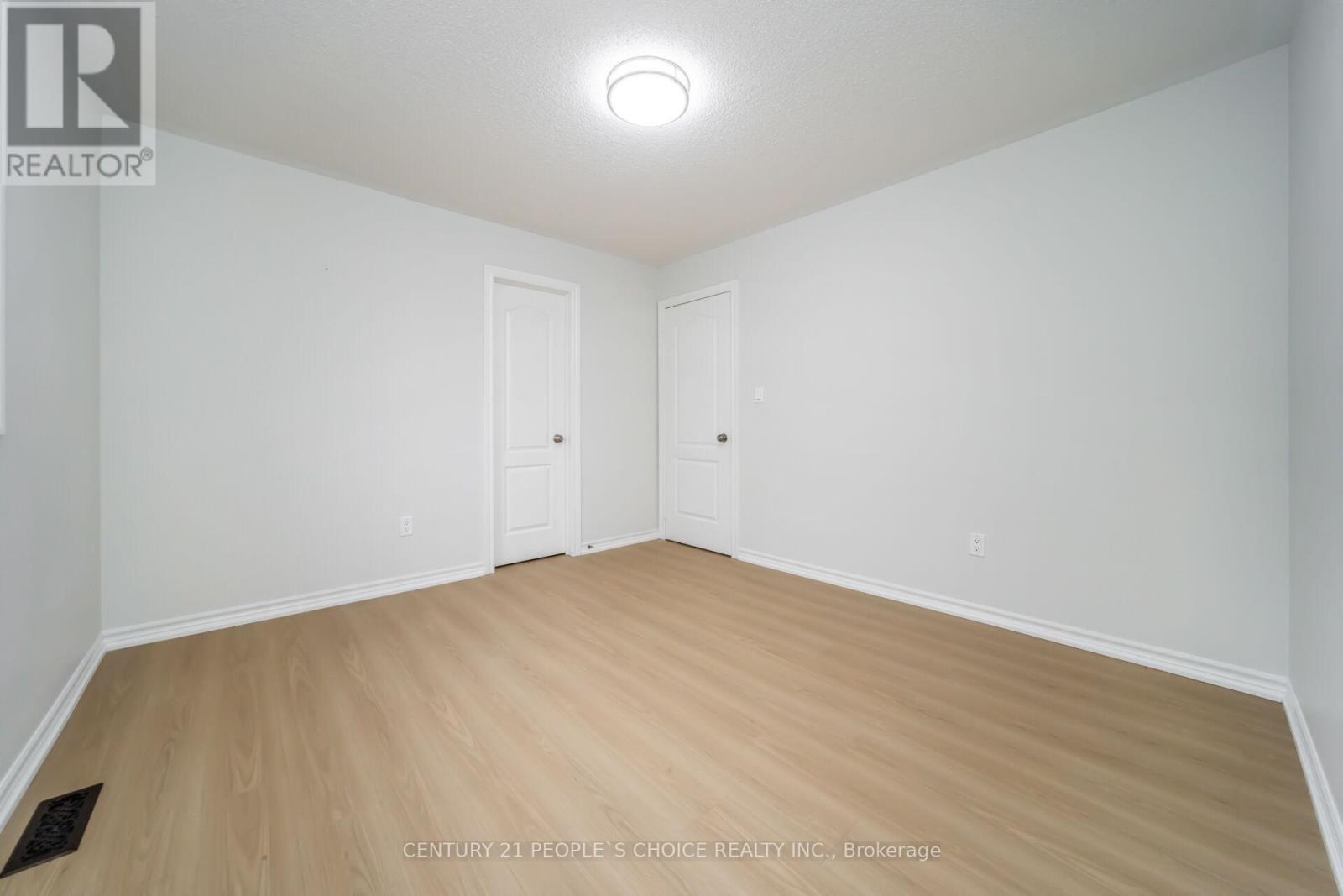 7059 Magistrate Terrace, Mississauga, Ontario  L5W 1E5 - Photo 32 - W12423591