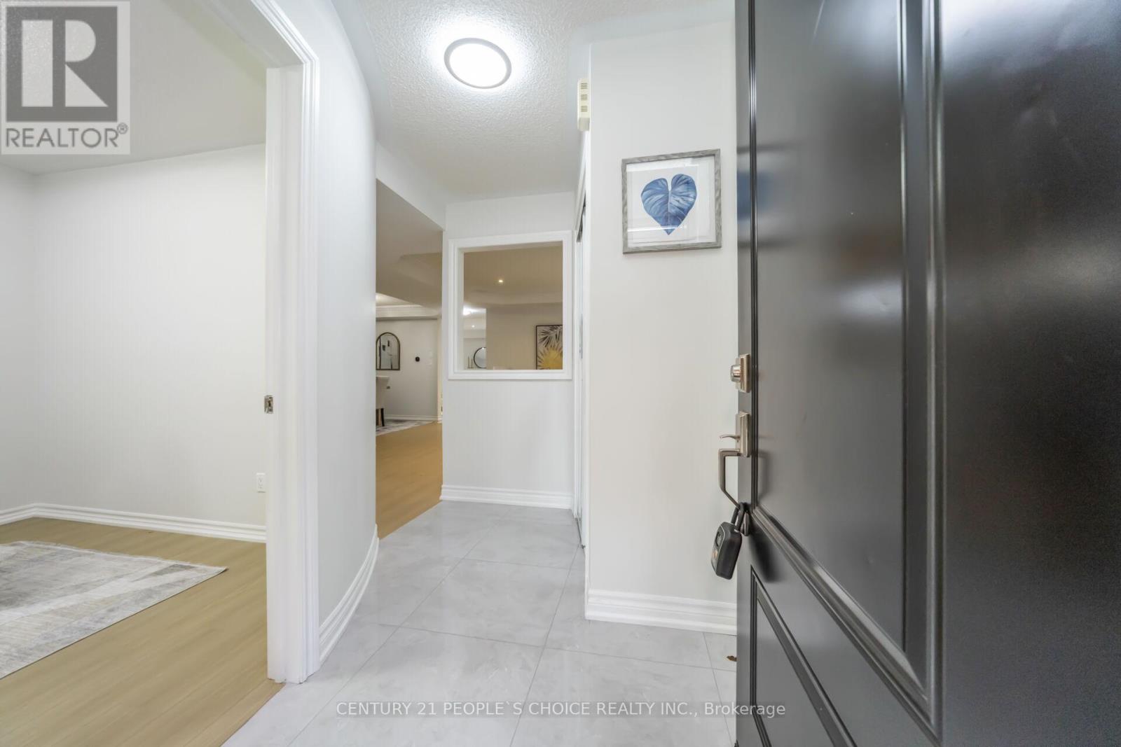 7059 Magistrate Terrace, Mississauga, Ontario  L5W 1E5 - Photo 5 - W12423591