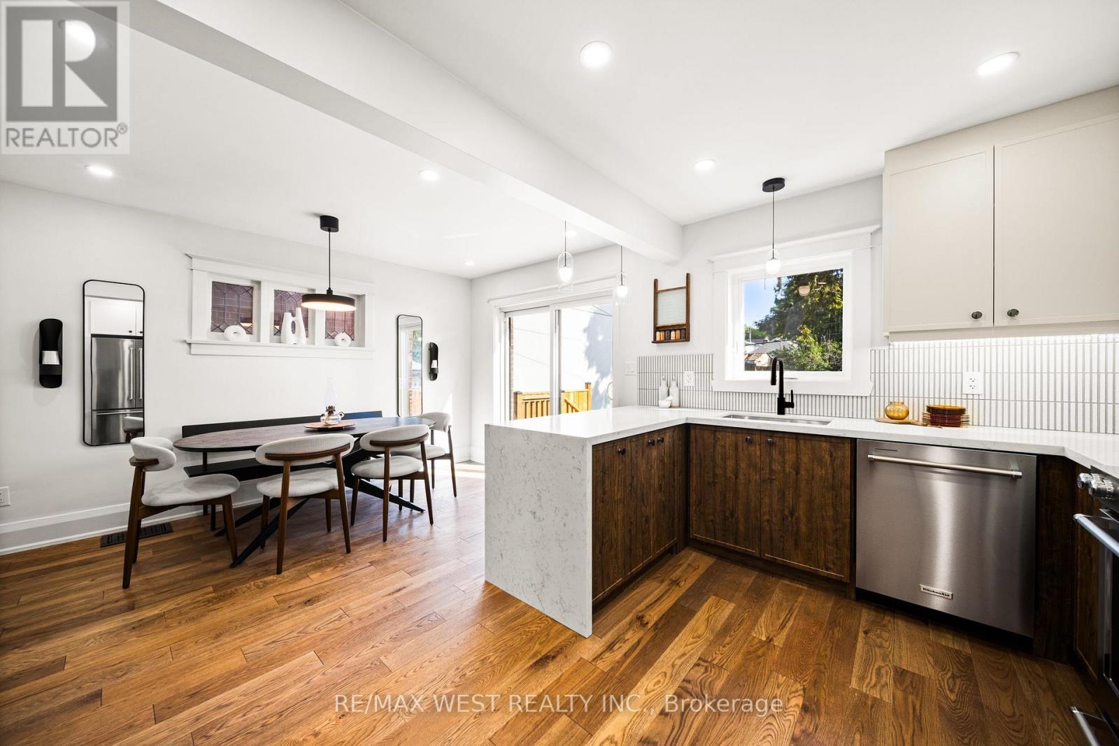 125 Brookside Avenue, Toronto, Ontario  M6S 4G8 - Photo 10 - W12423595
