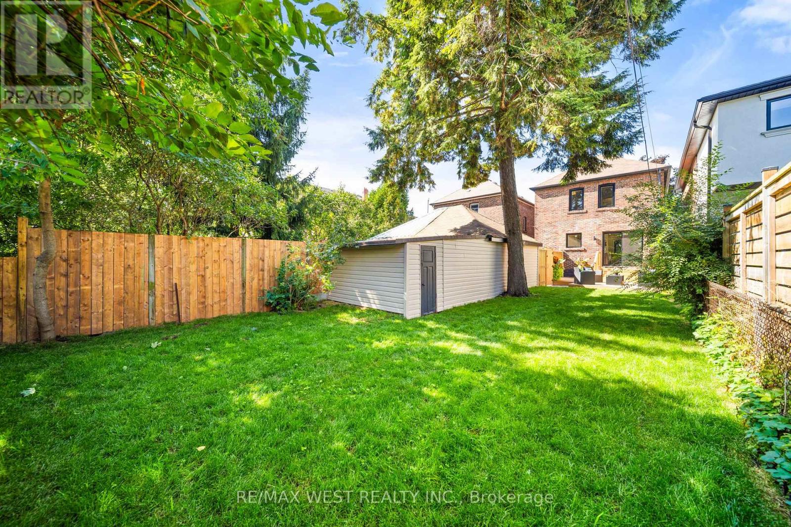 125 Brookside Avenue, Toronto, Ontario  M6S 4G8 - Photo 22 - W12423595