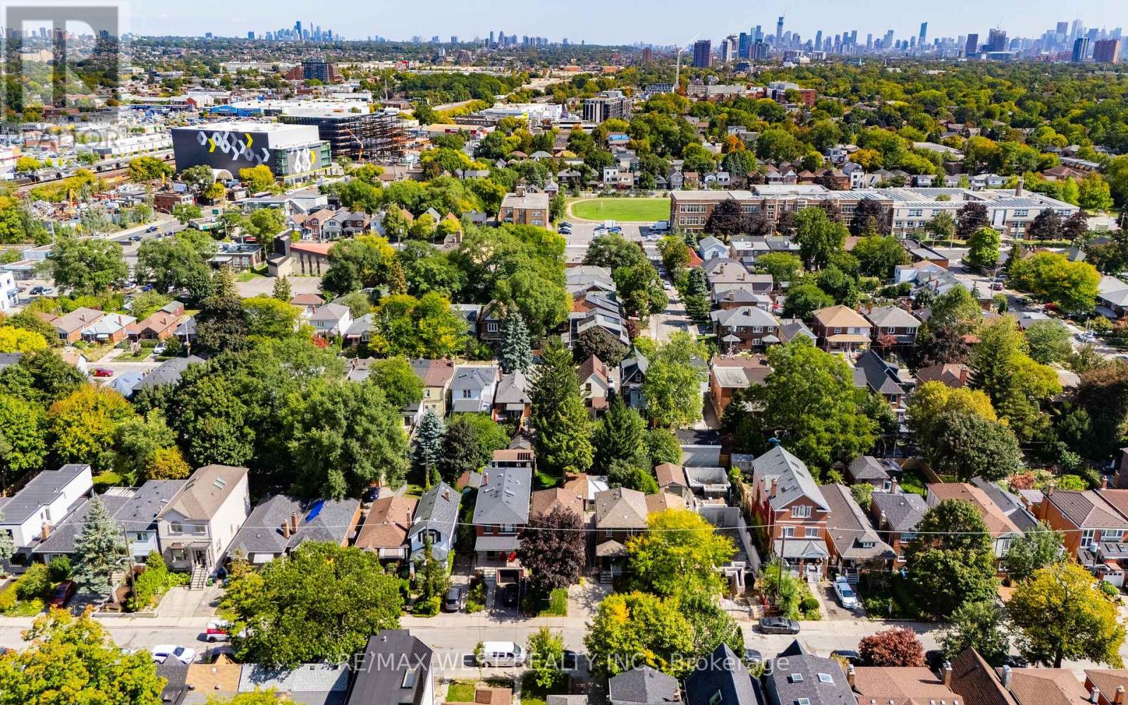 125 Brookside Avenue, Toronto, Ontario  M6S 4G8 - Photo 24 - W12423595