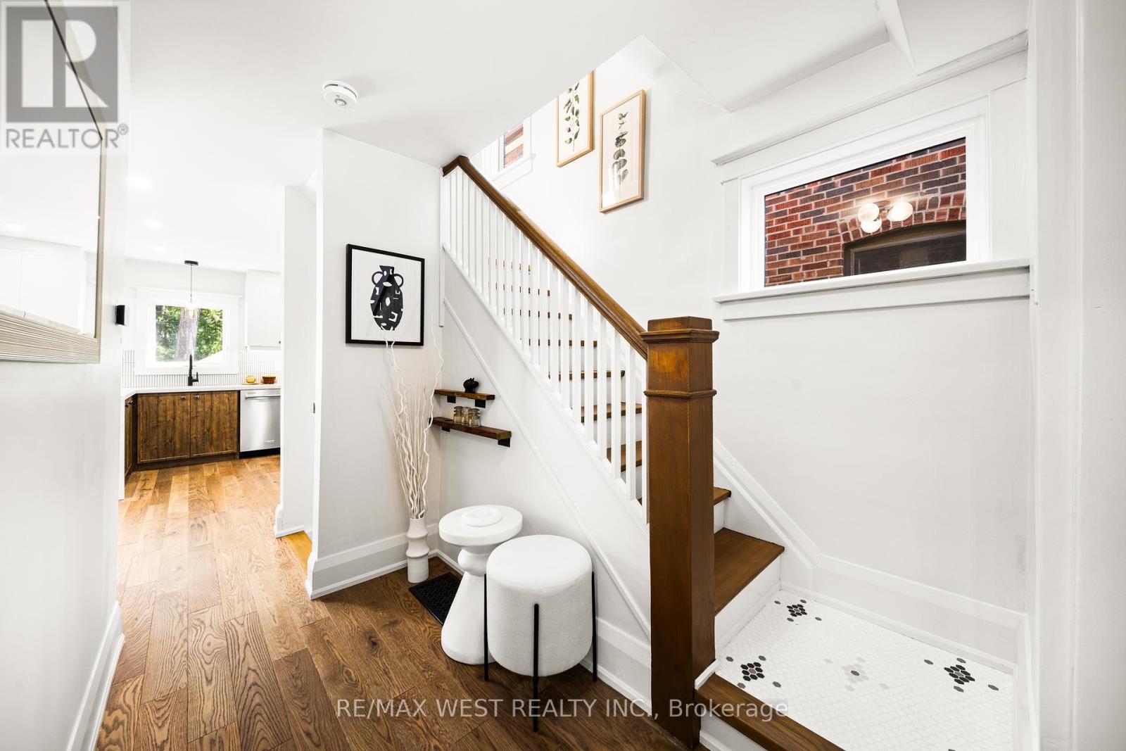 125 Brookside Avenue, Toronto, Ontario  M6S 4G8 - Photo 3 - W12423595