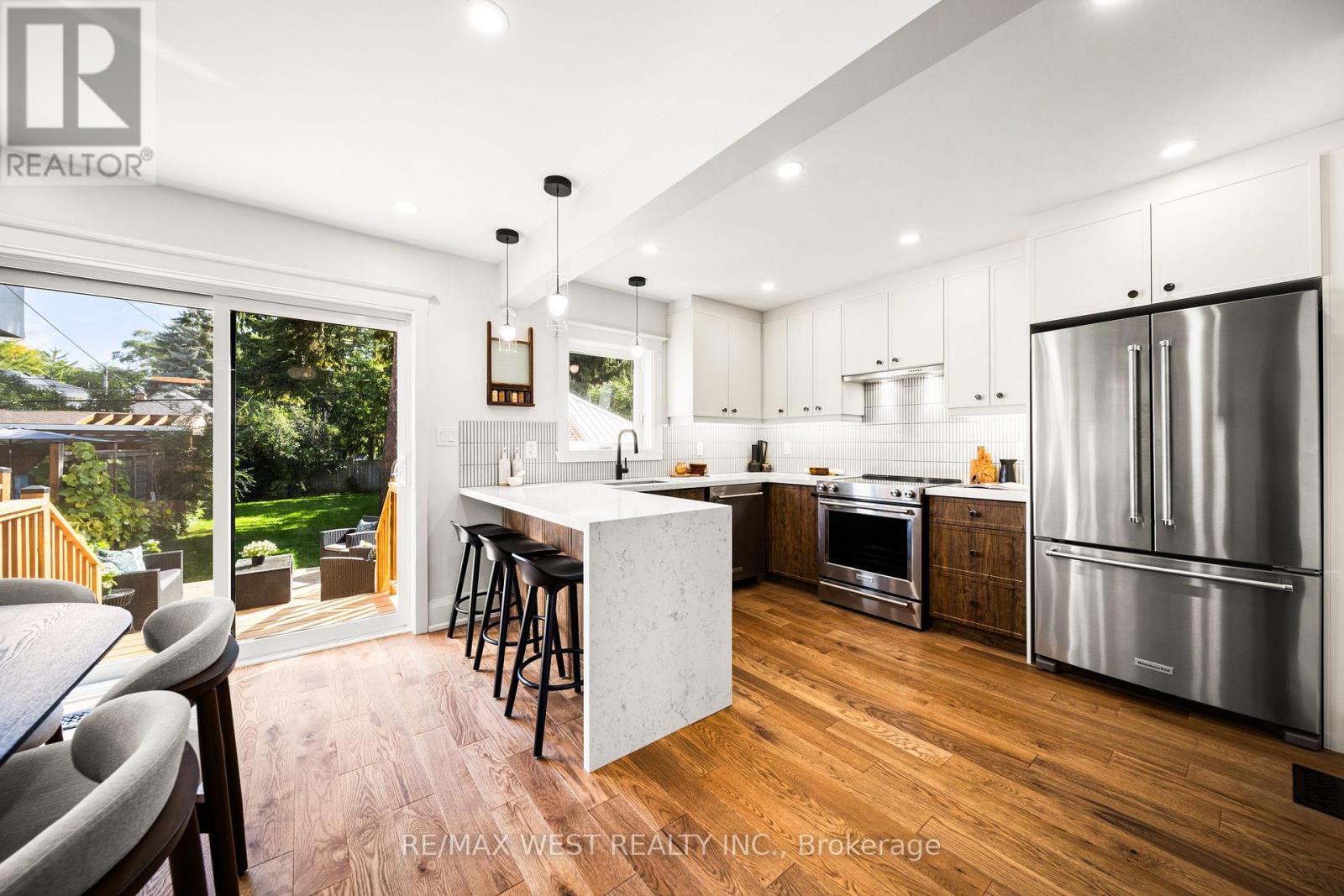 125 Brookside Avenue, Toronto, Ontario  M6S 4G8 - Photo 7 - W12423595