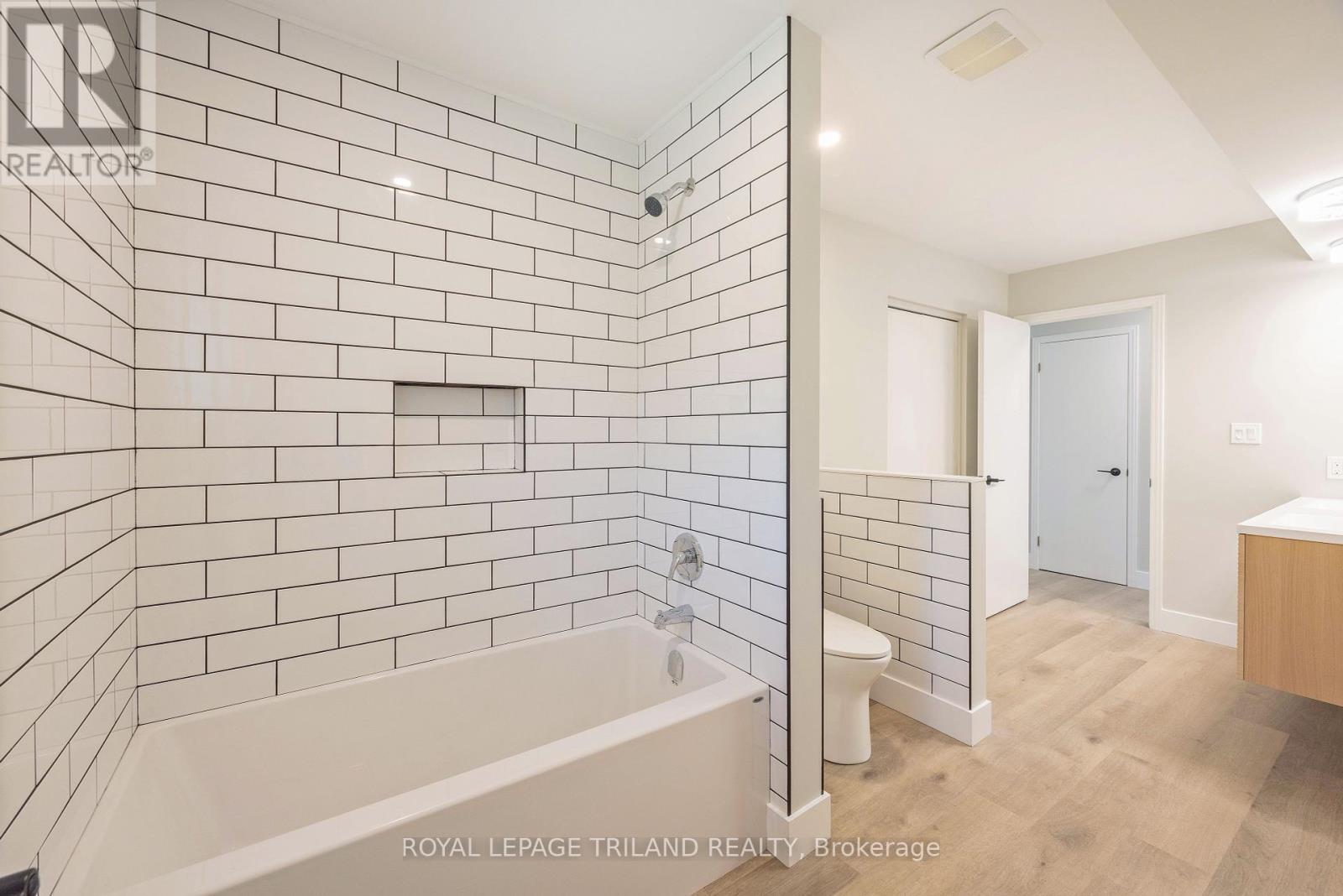 829 Avon Drive, Malahide, Ontario  N0L 1B0 - Photo 18 - X12423512