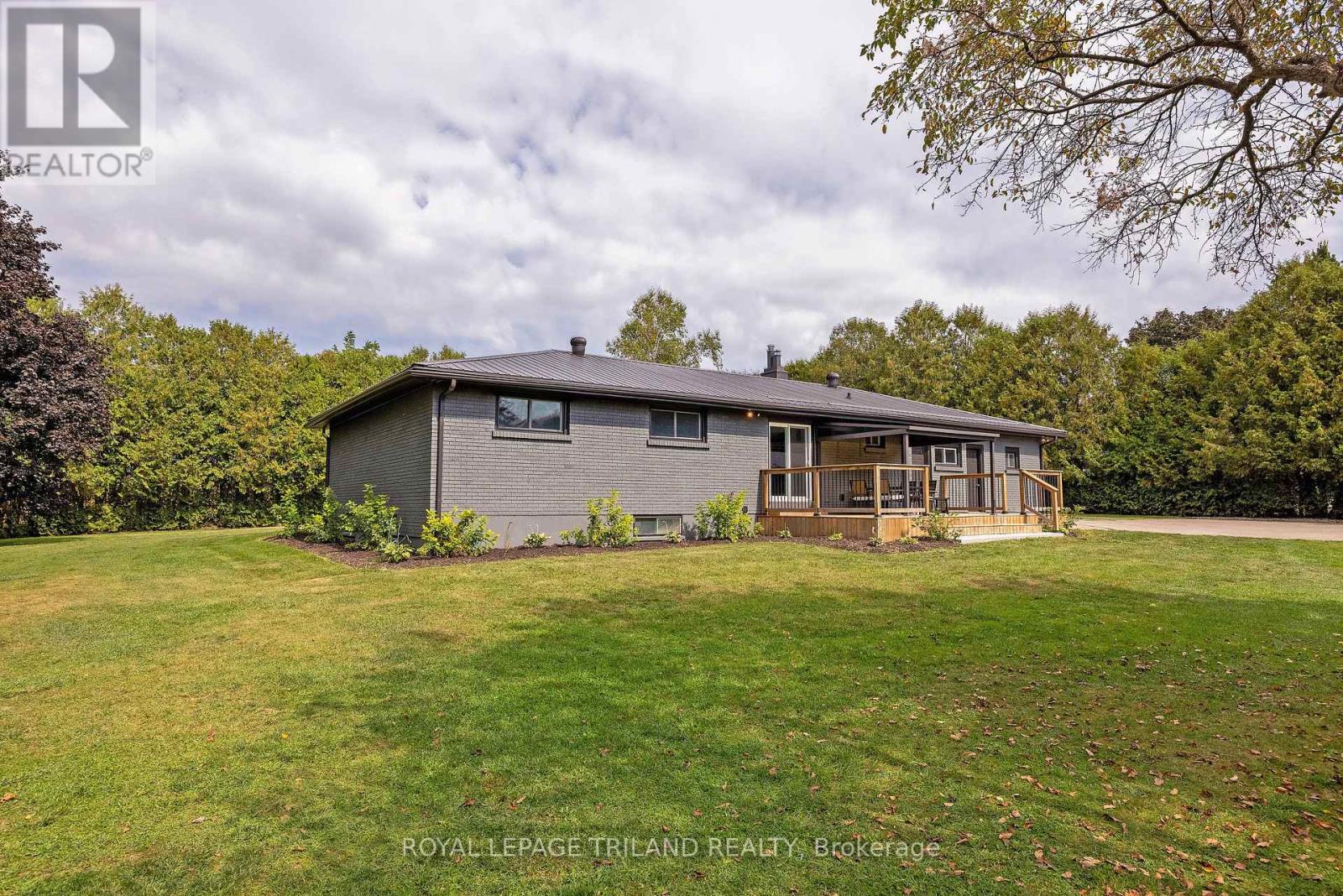 829 Avon Drive, Malahide, Ontario  N0L 1B0 - Photo 38 - X12423512