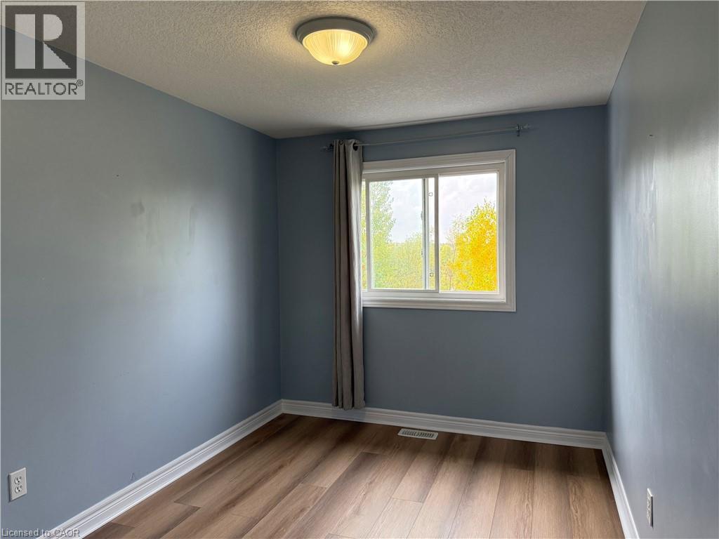 930 Creekside Drive, Waterloo, Ontario  N2V 2W6 - Photo 14 - 40772753