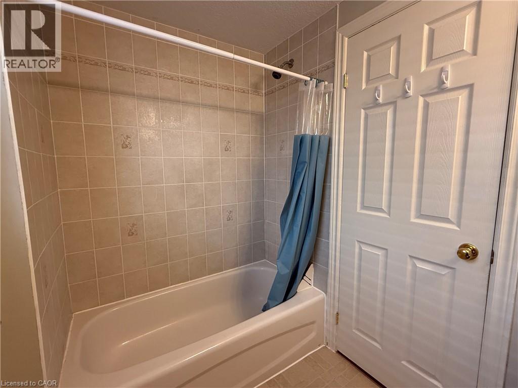 930 Creekside Drive, Waterloo, Ontario  N2V 2W6 - Photo 19 - 40772753
