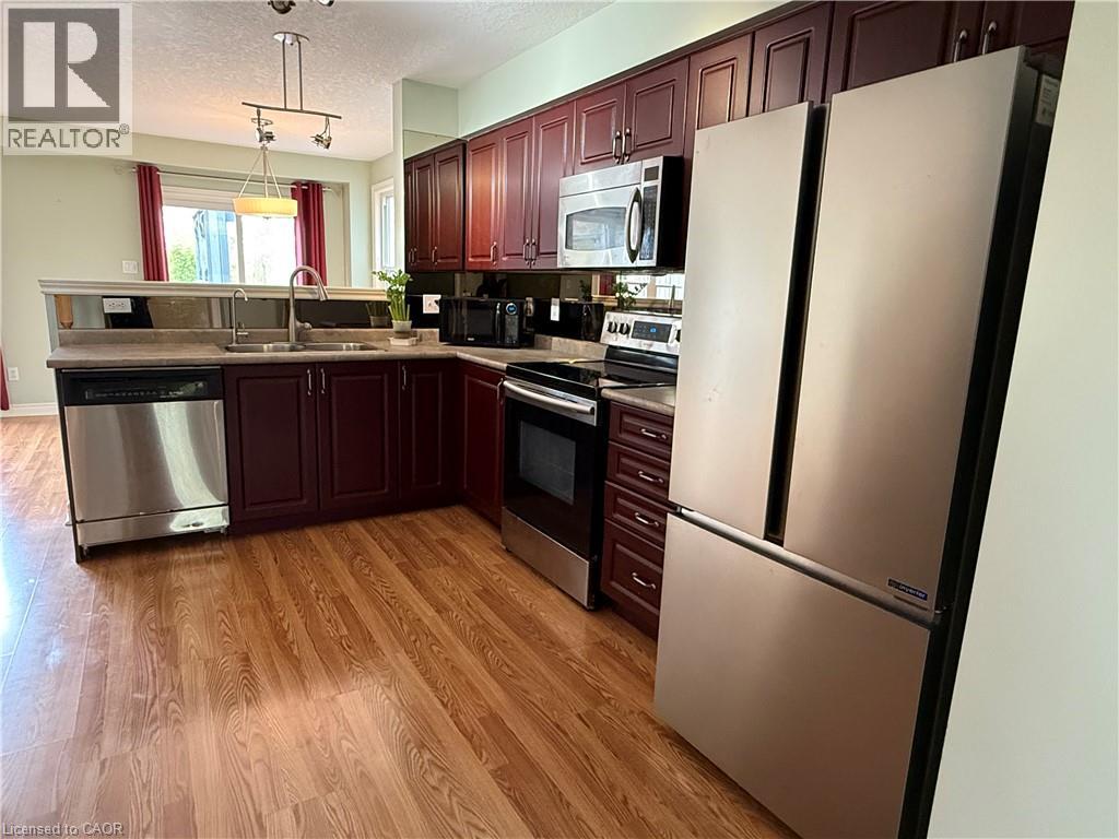 930 Creekside Drive, Waterloo, Ontario  N2V 2W6 - Photo 3 - 40772753