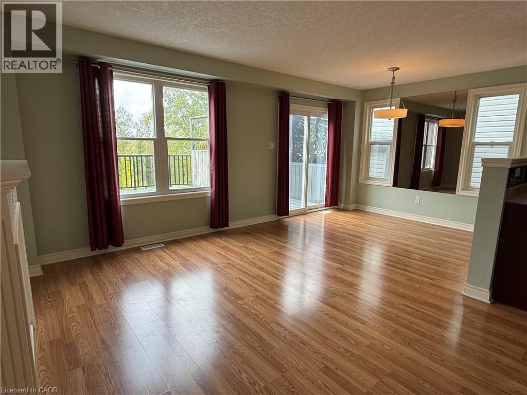 930 Creekside Drive, Waterloo, Ontario  N2V 2W6 - Photo 5 - 40772753