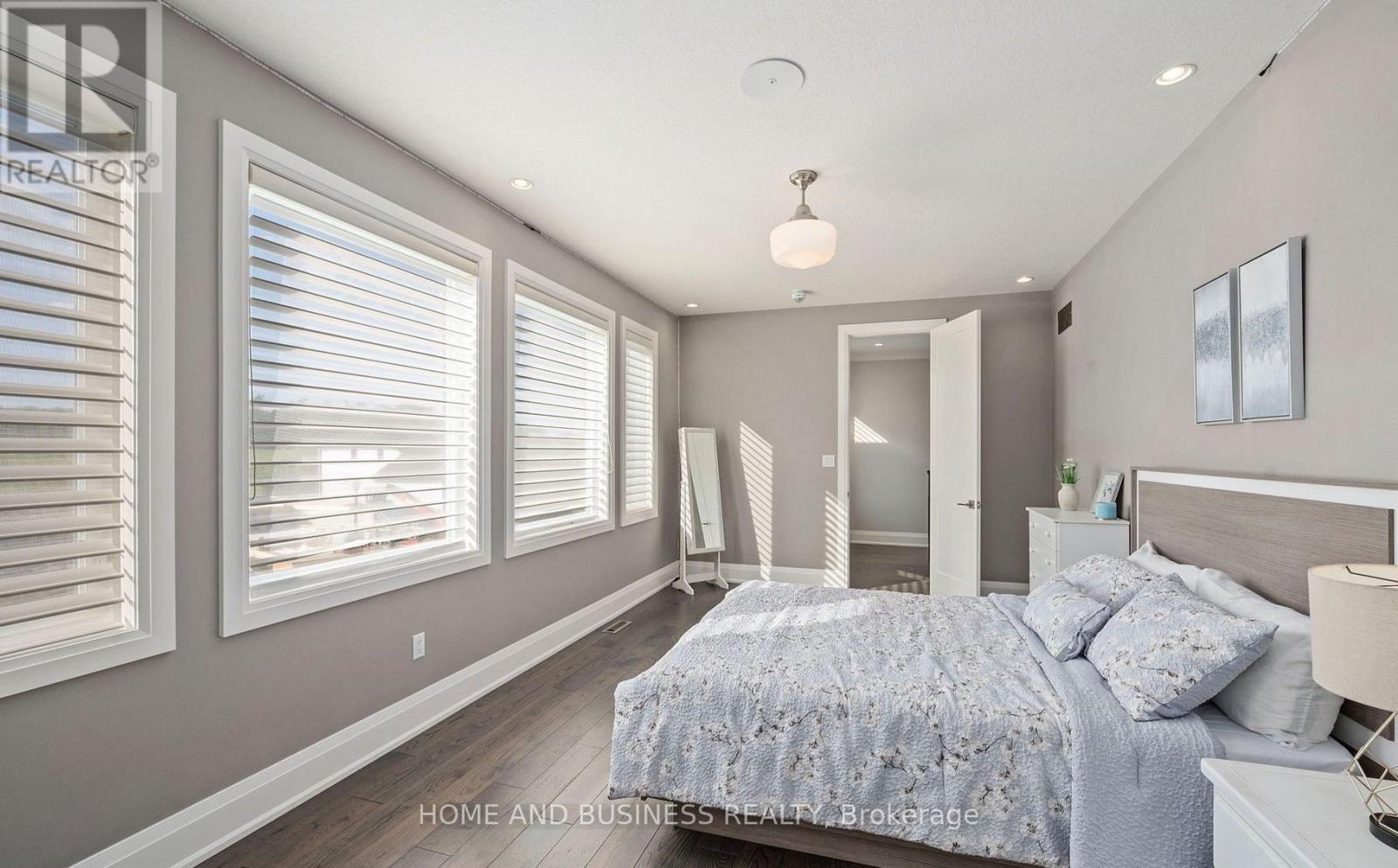1010 Longworth Road, London South, Ontario  N6K 0C9 - Photo 25 - X12423465