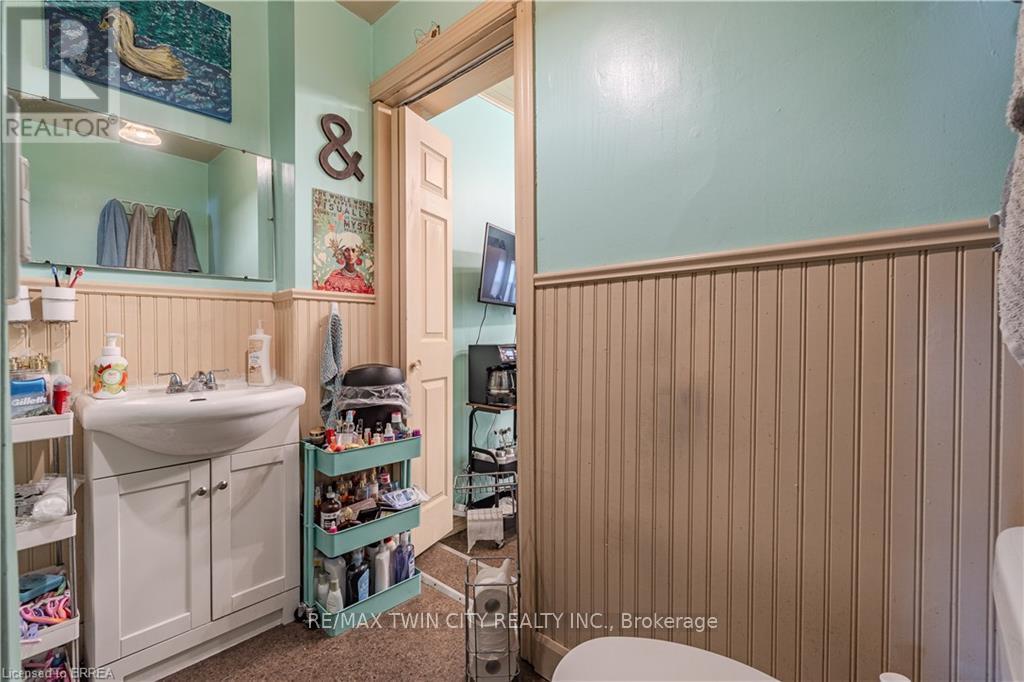 75 Willow Street, Brant, Ontario  N3L 2K8 - Photo 15 - X12423511