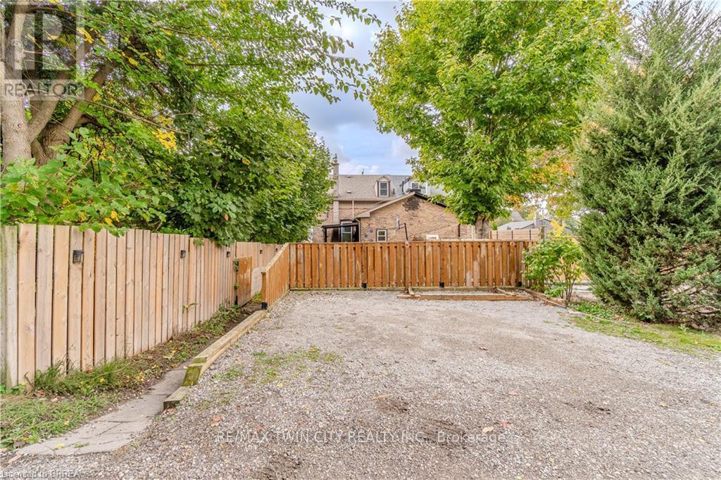 75 Willow Street, Brant, Ontario  N3L 2K8 - Photo 22 - X12423511